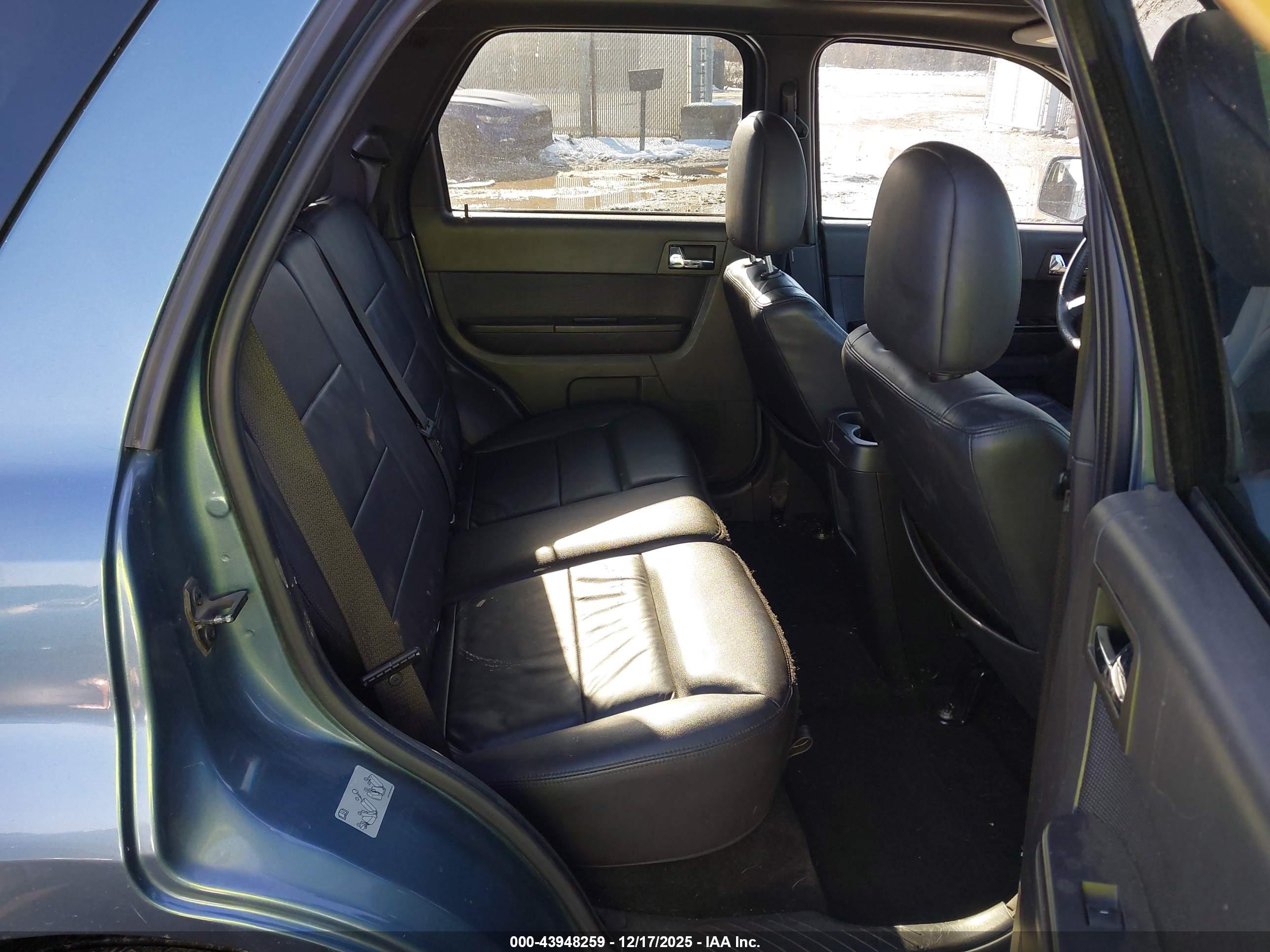 FORD ESCAPE image 8