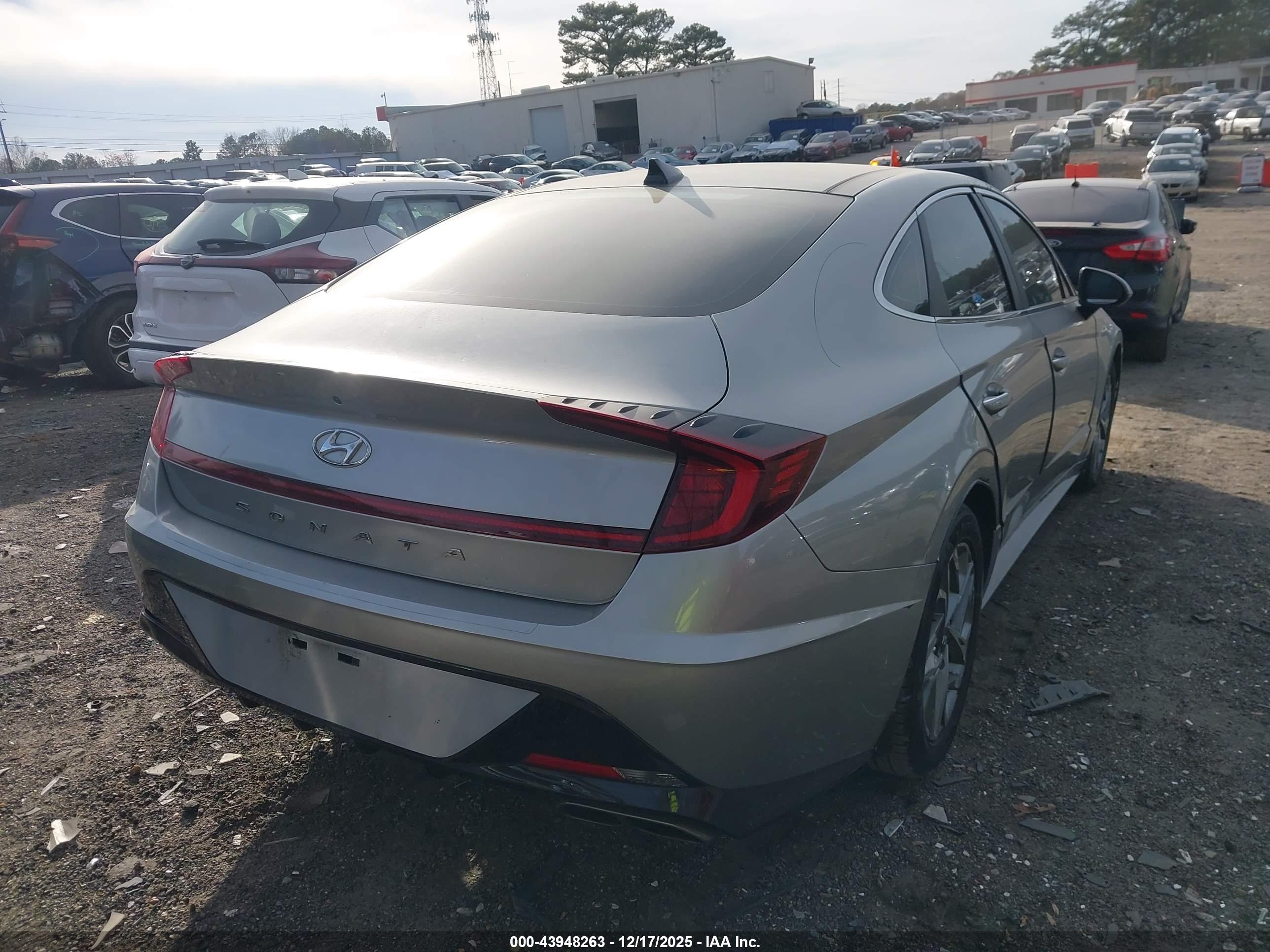 HYUNDAI SONATA image 4
