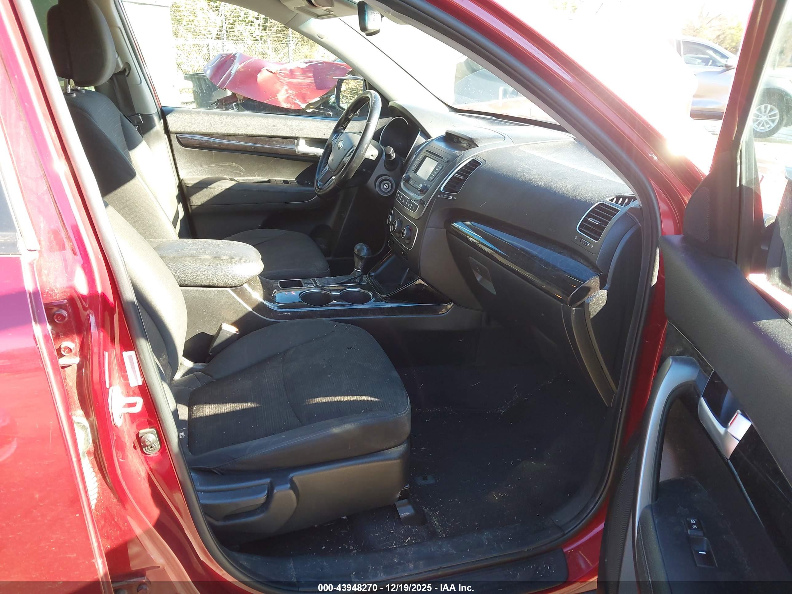 KIA SORENTO image 5