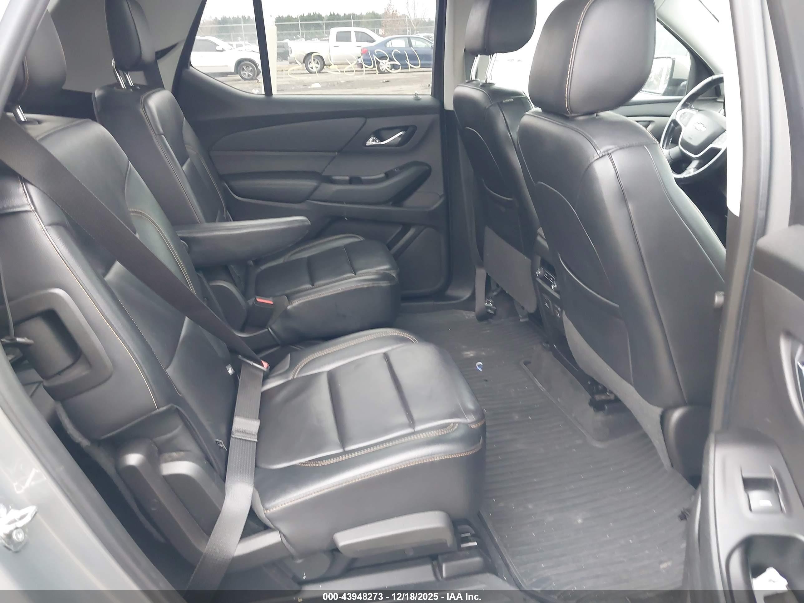 CHEVROLET TRAVERSE image 8