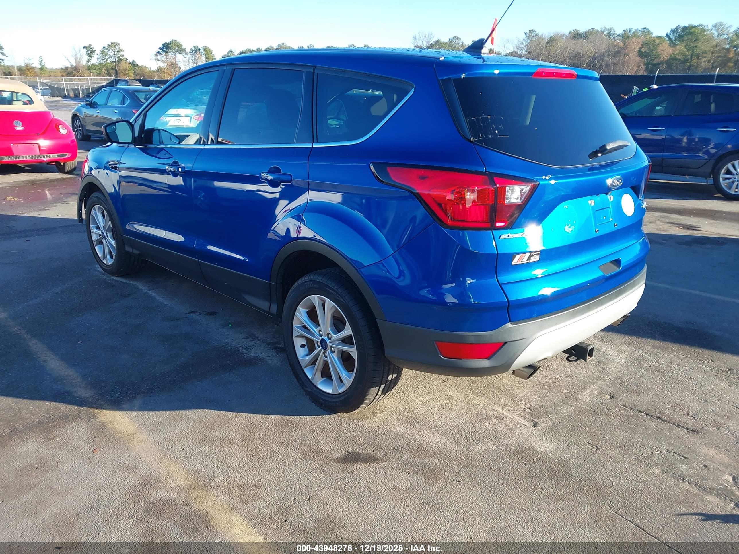 FORD ESCAPE image 3