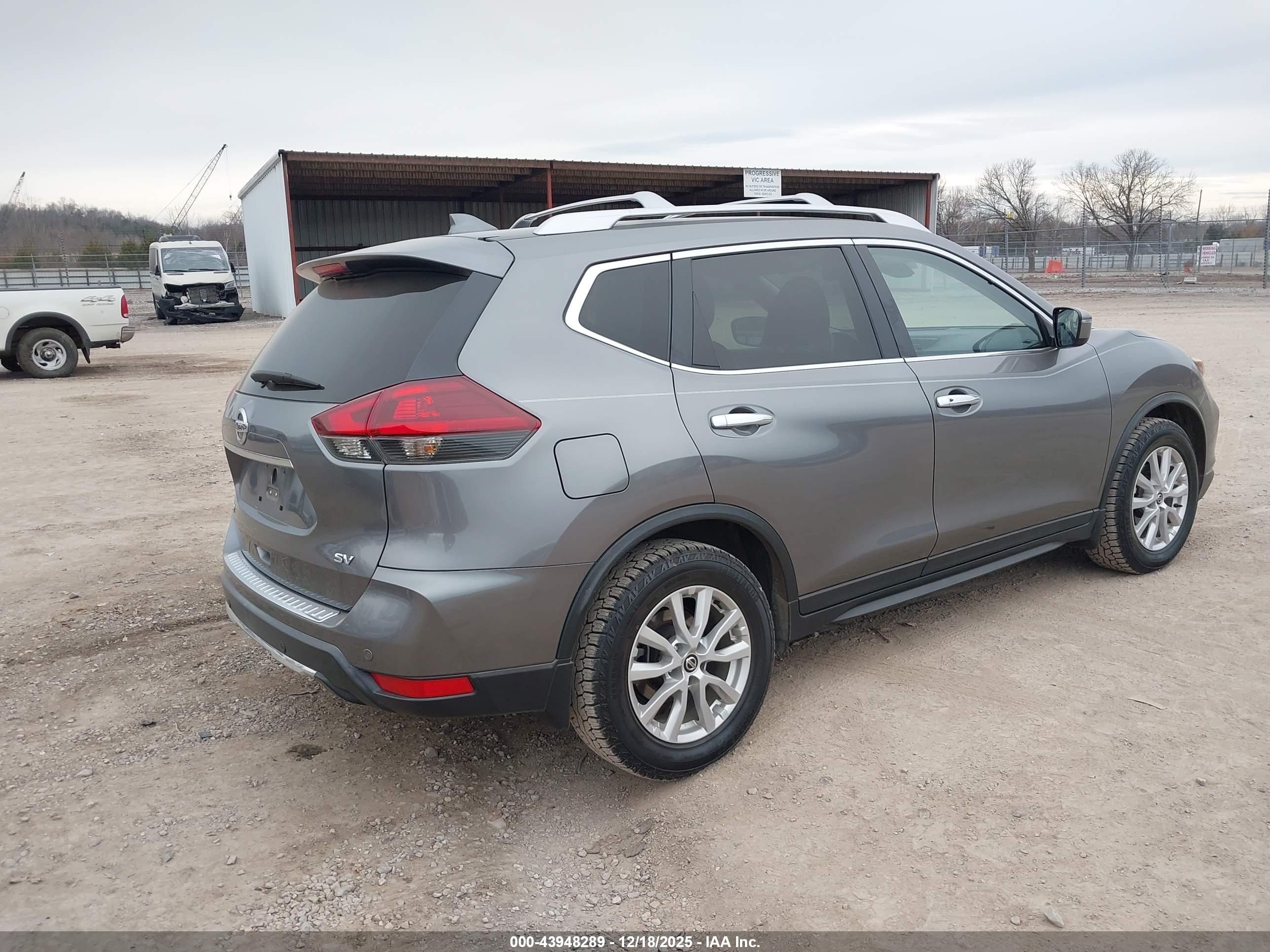 NISSAN ROGUE image 4