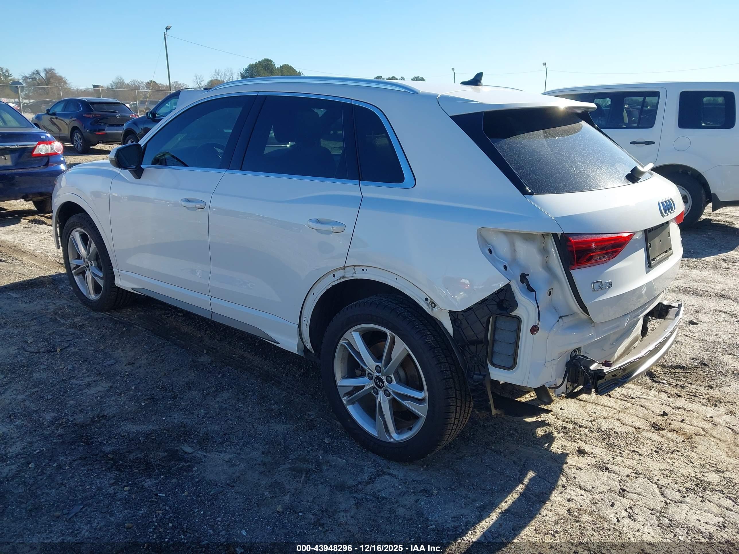 AUDI Q3 image 3