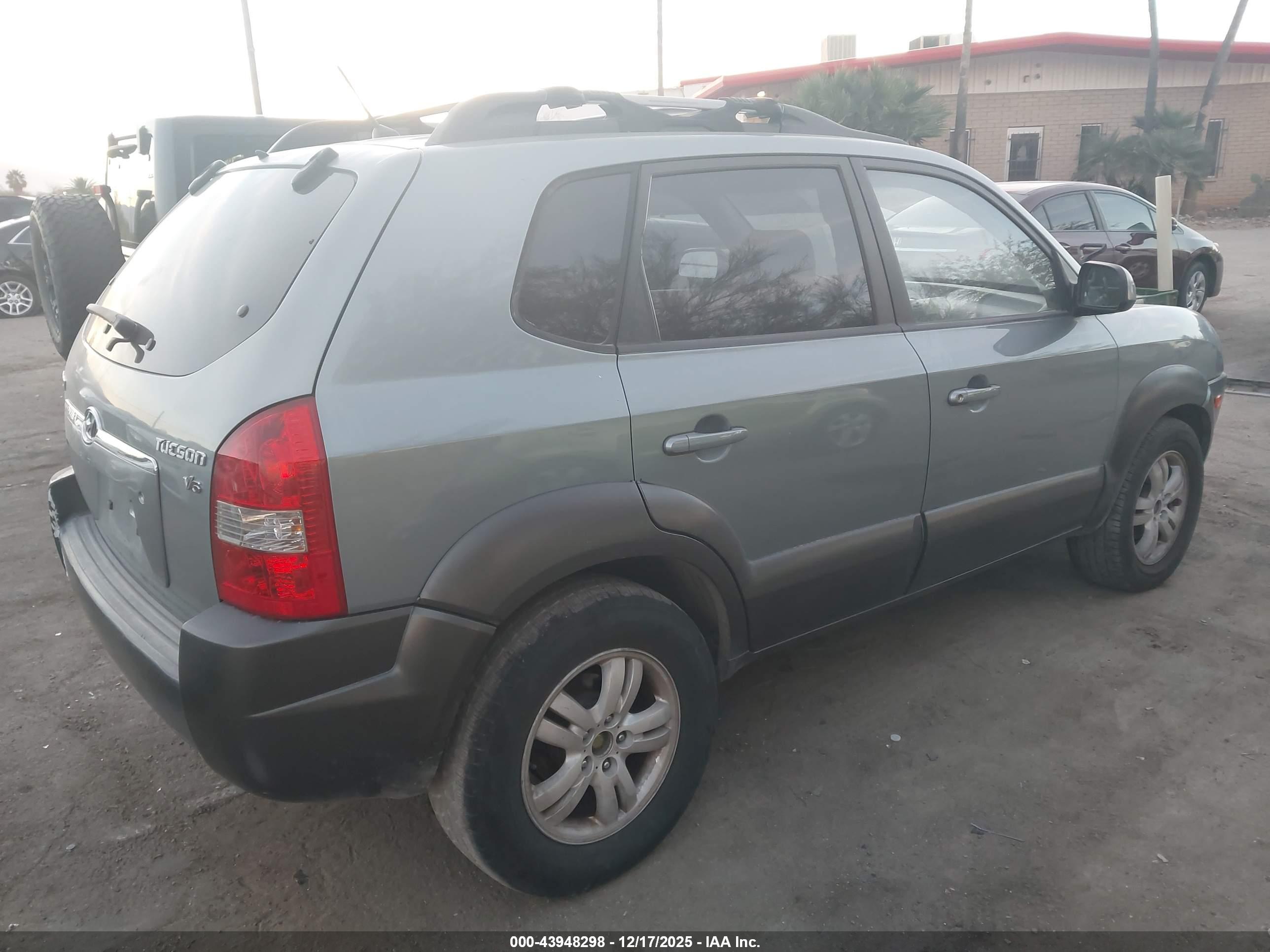 HYUNDAI TUCSON image 4
