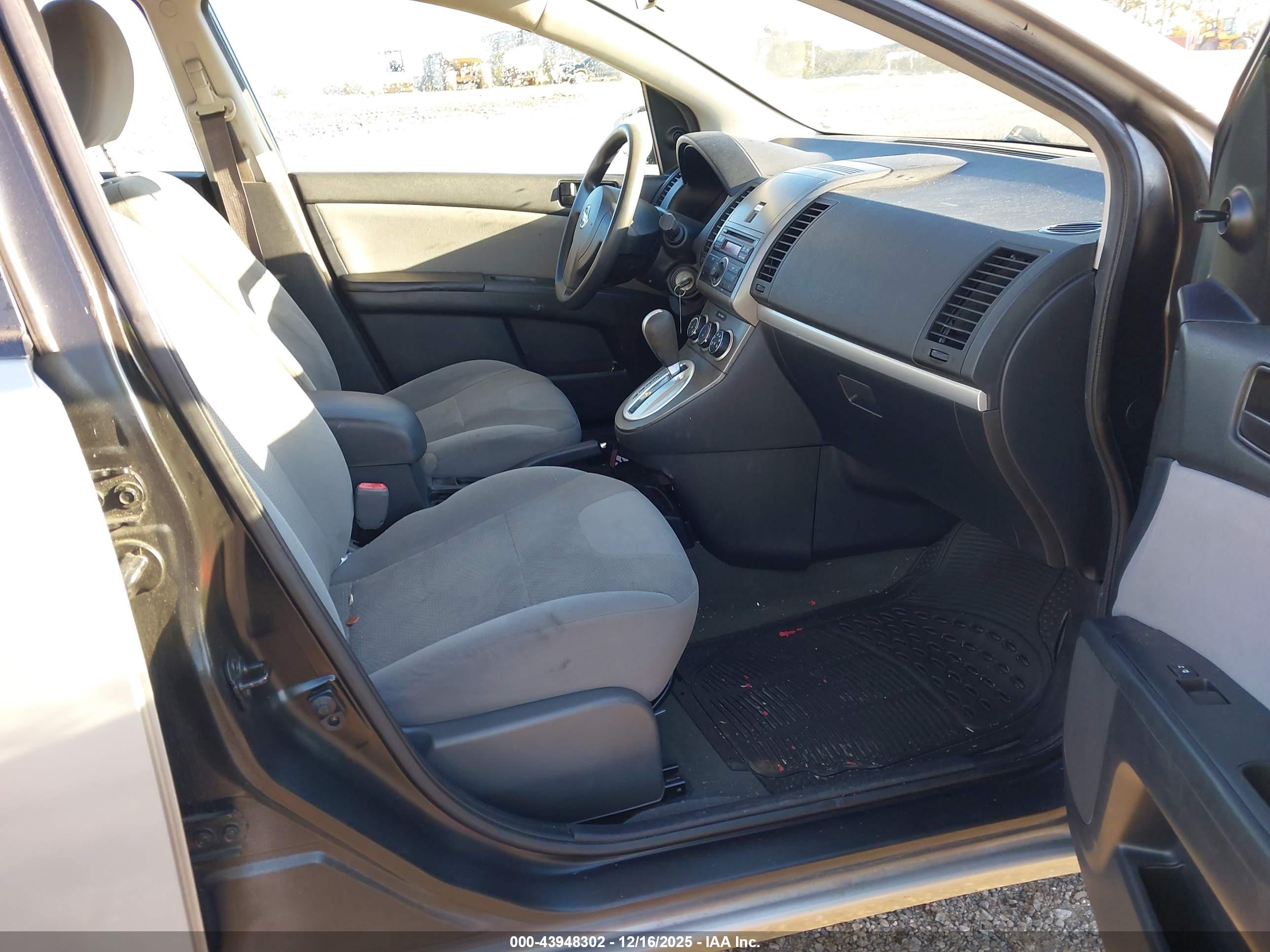NISSAN SENTRA image 5