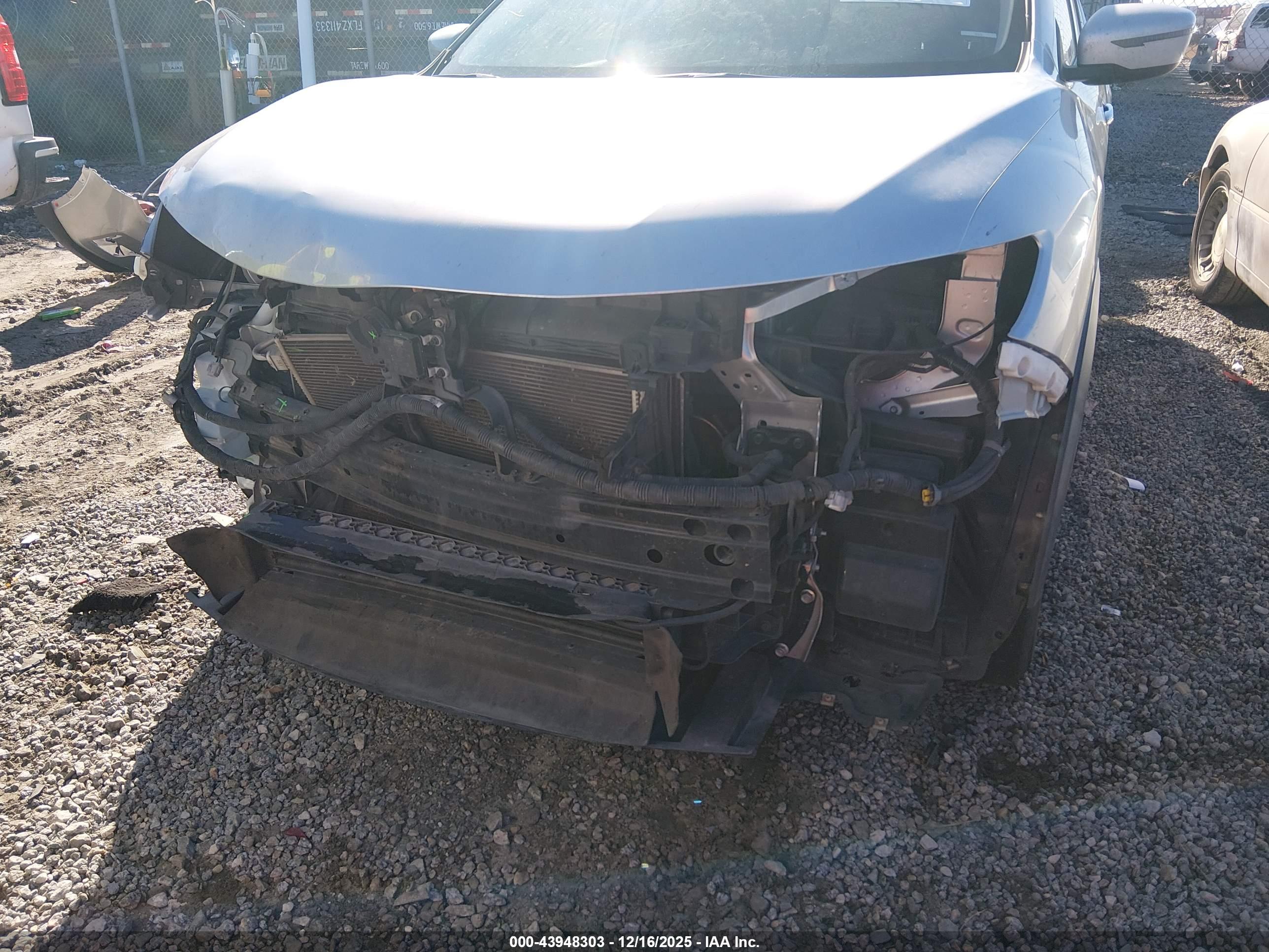 NISSAN ROGUE image 6
