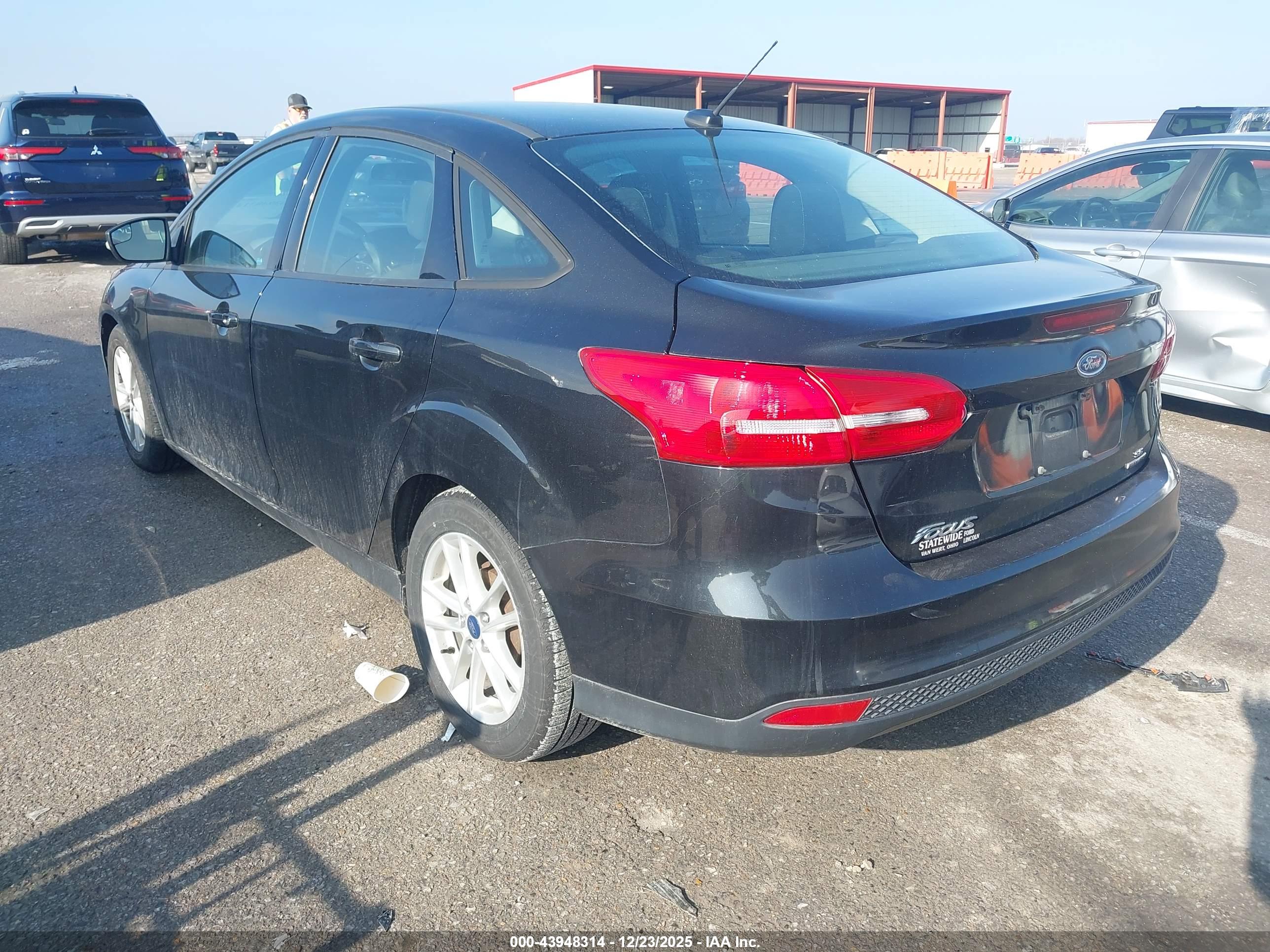 FORD FOCUS image 3