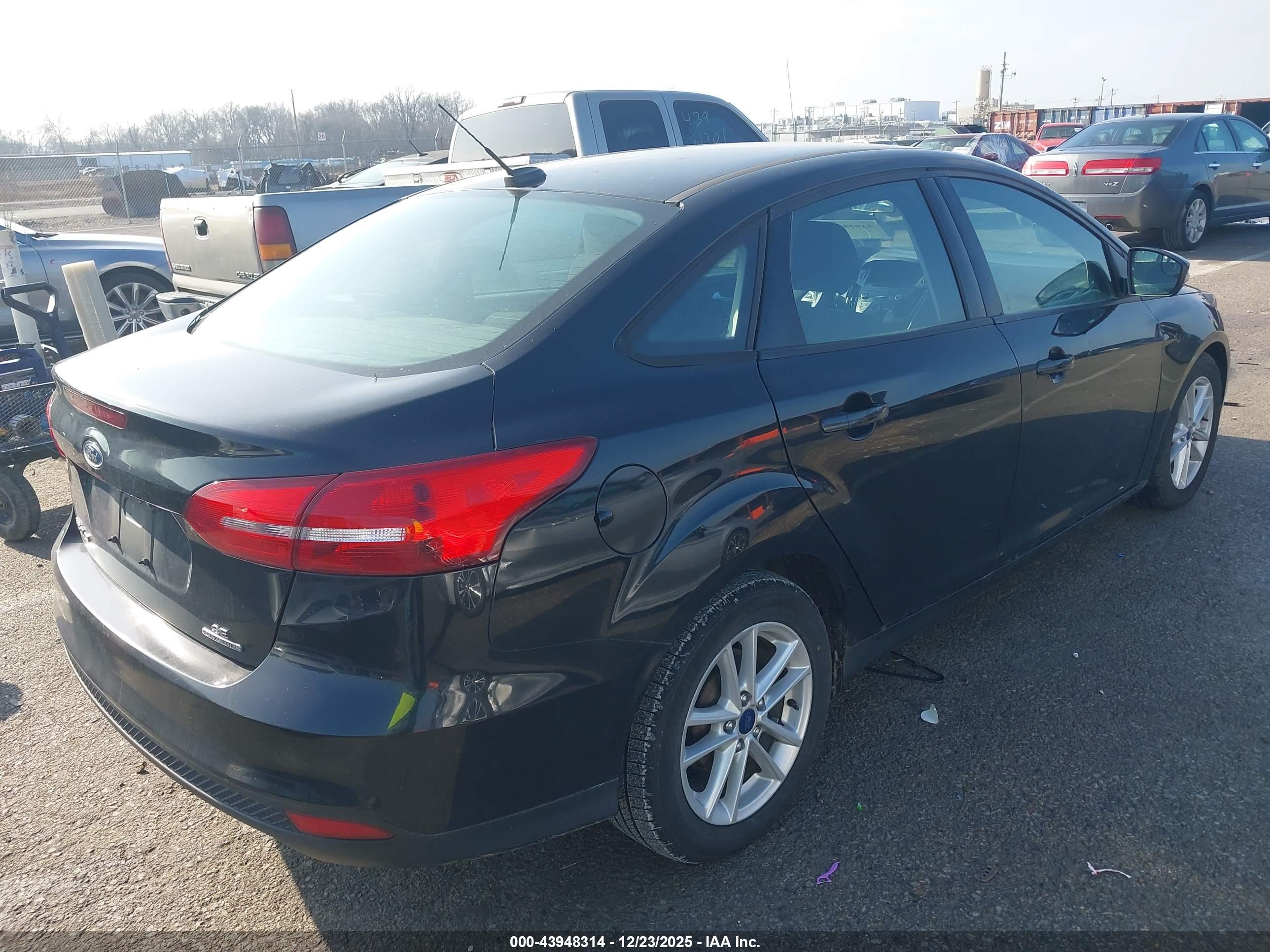 FORD FOCUS image 4