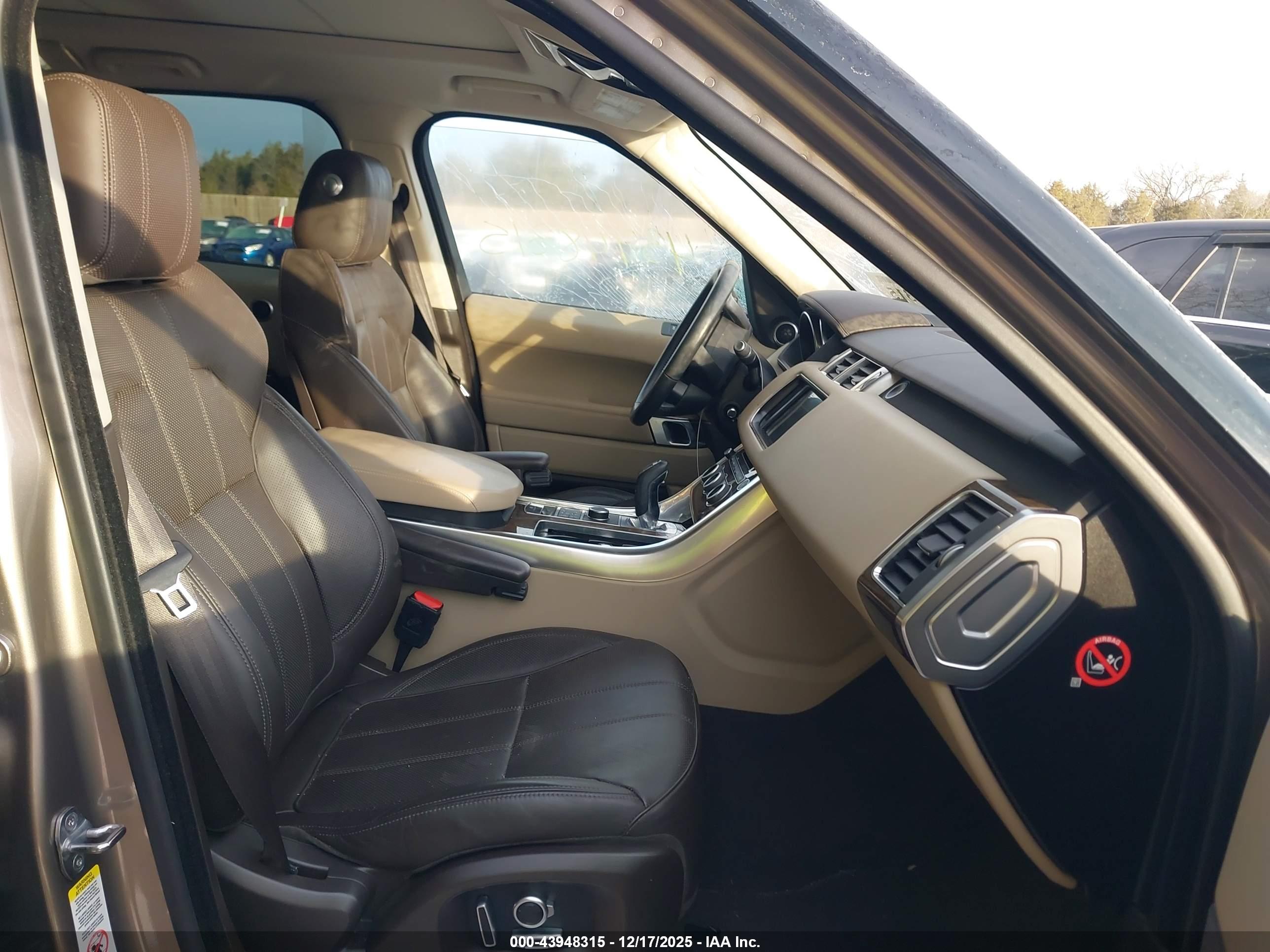 LAND ROVER image 5