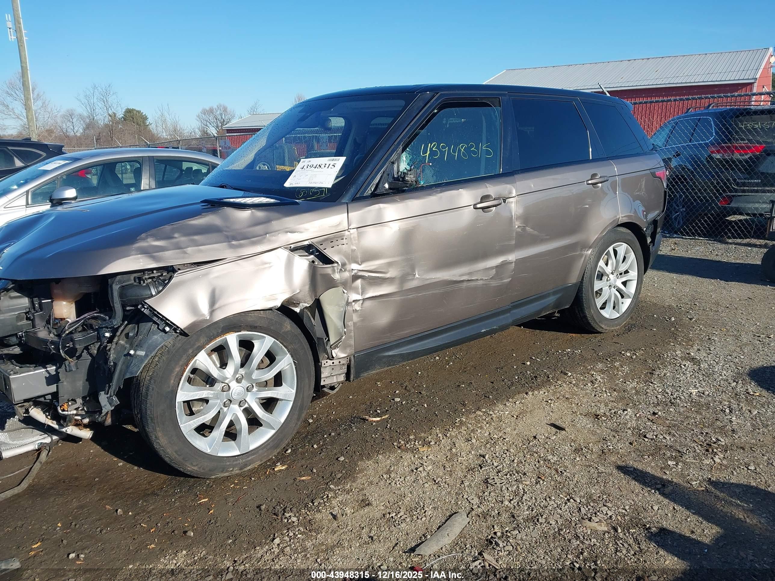 LAND ROVER image 6