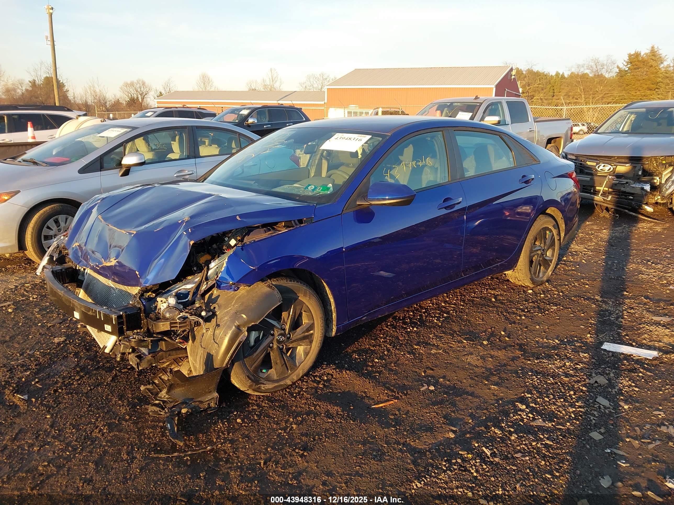 HYUNDAI ELANTRA image 2