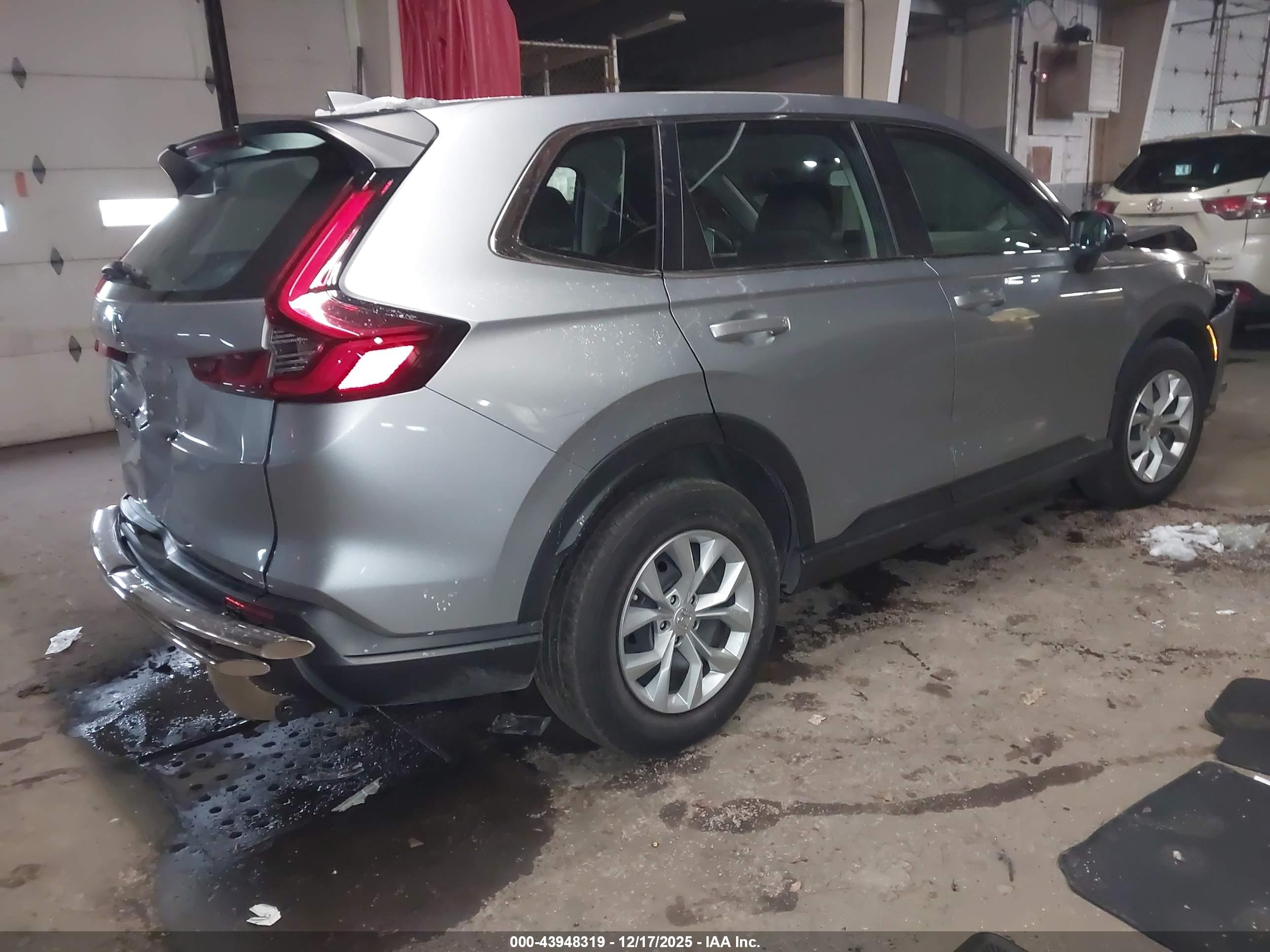 HONDA CR-V image 4