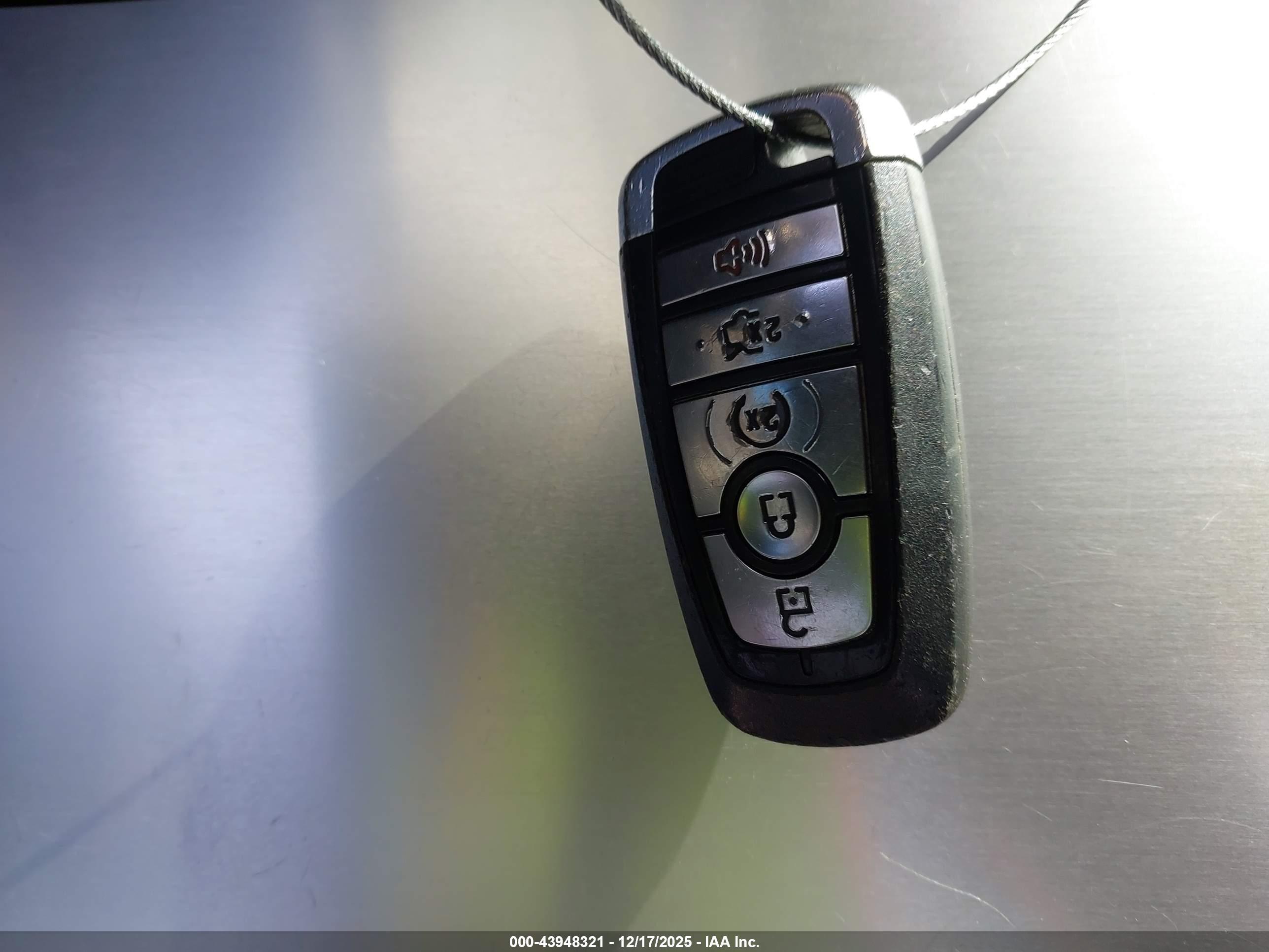 FORD FUSION image 11