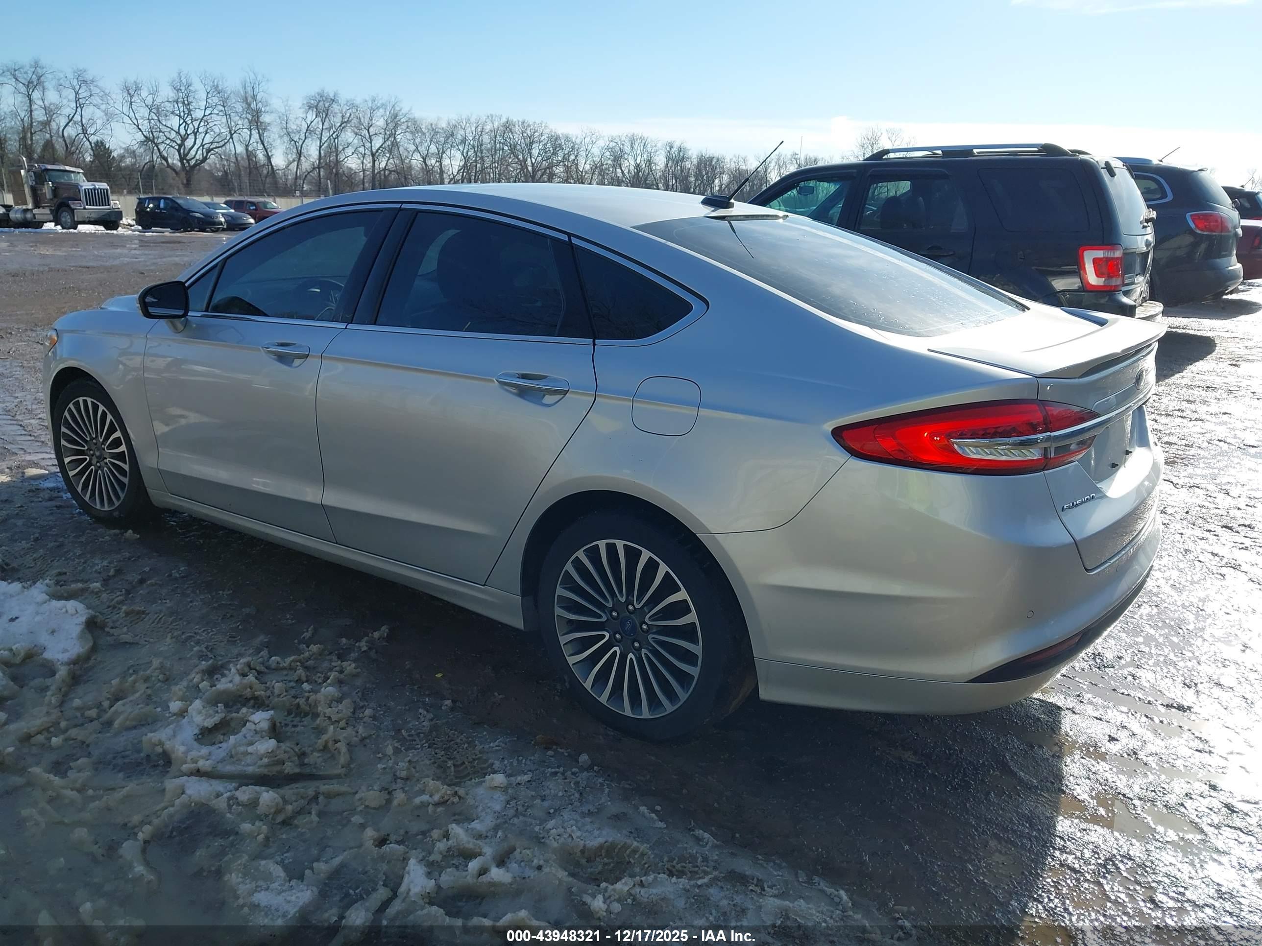 FORD FUSION image 3