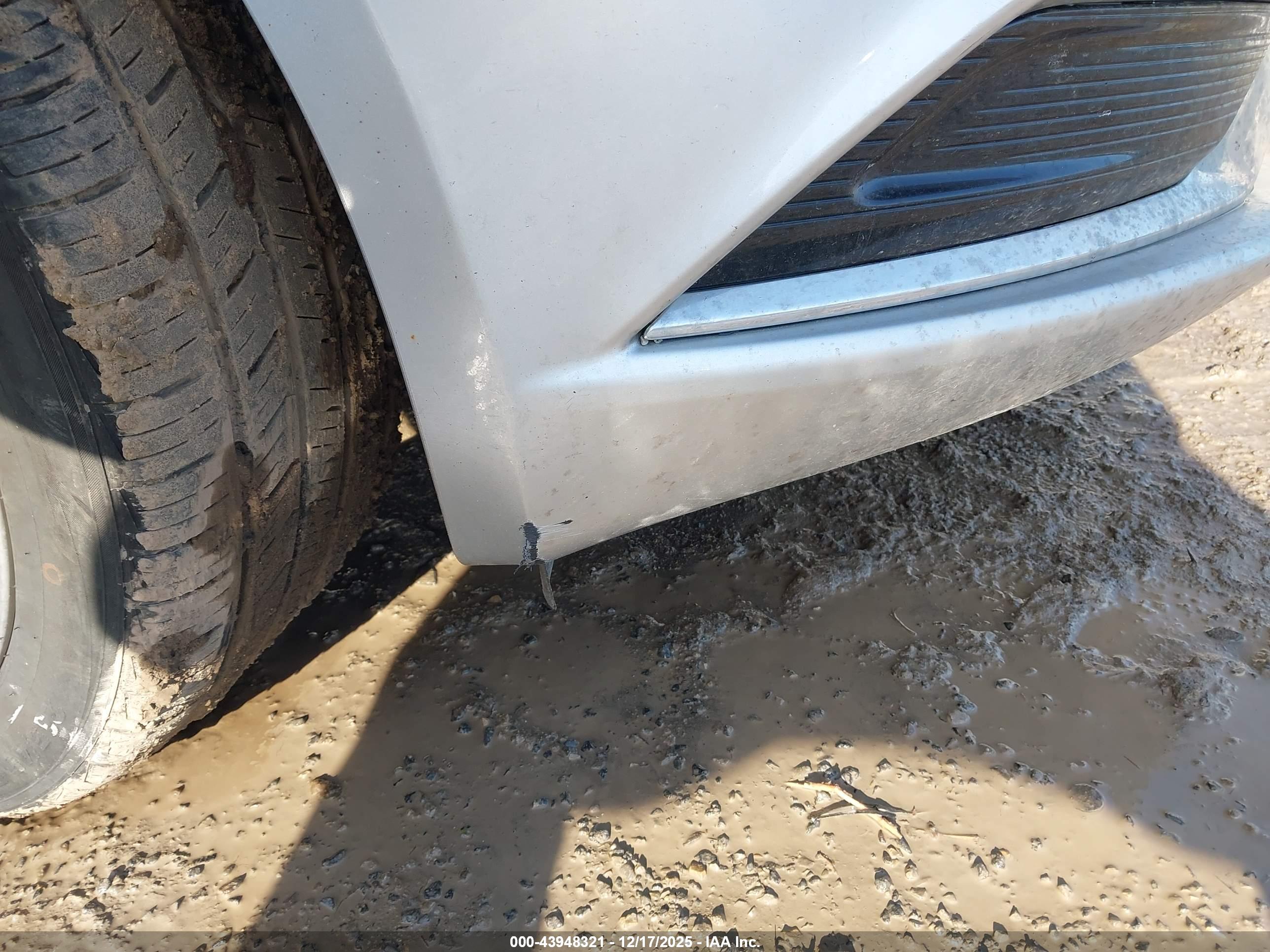 FORD FUSION image 6