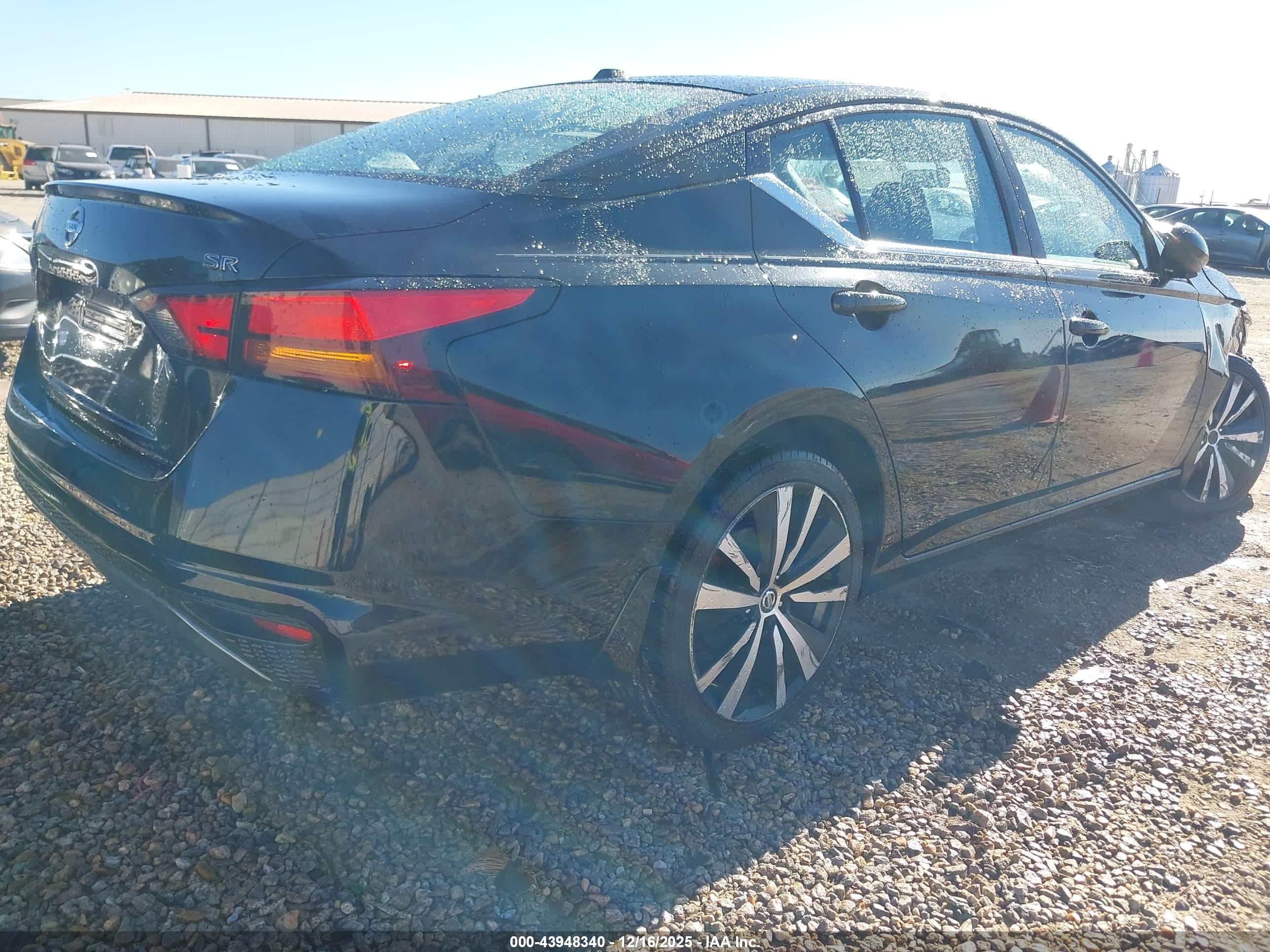 NISSAN ALTIMA image 4