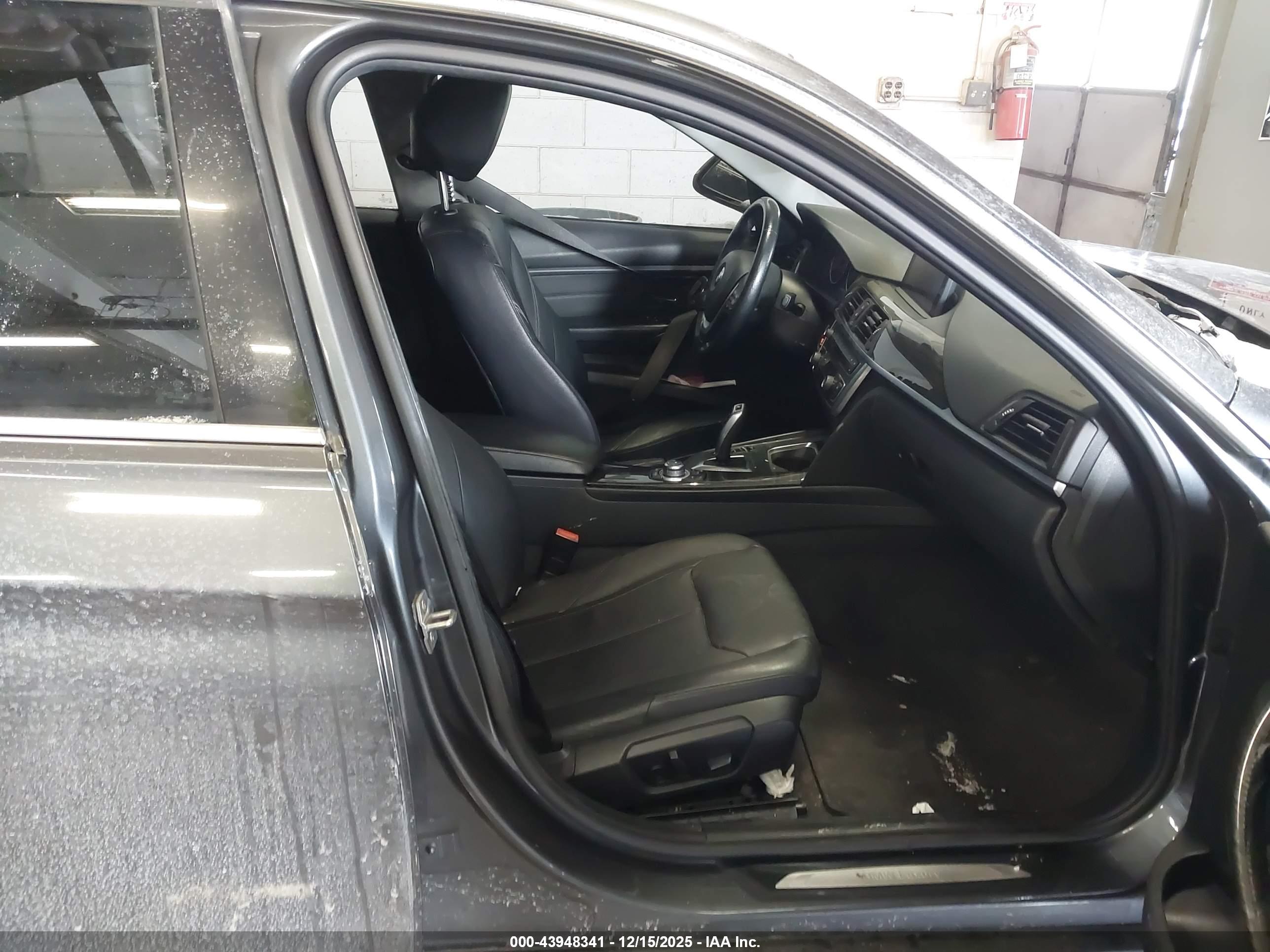 BMW 328I image 5