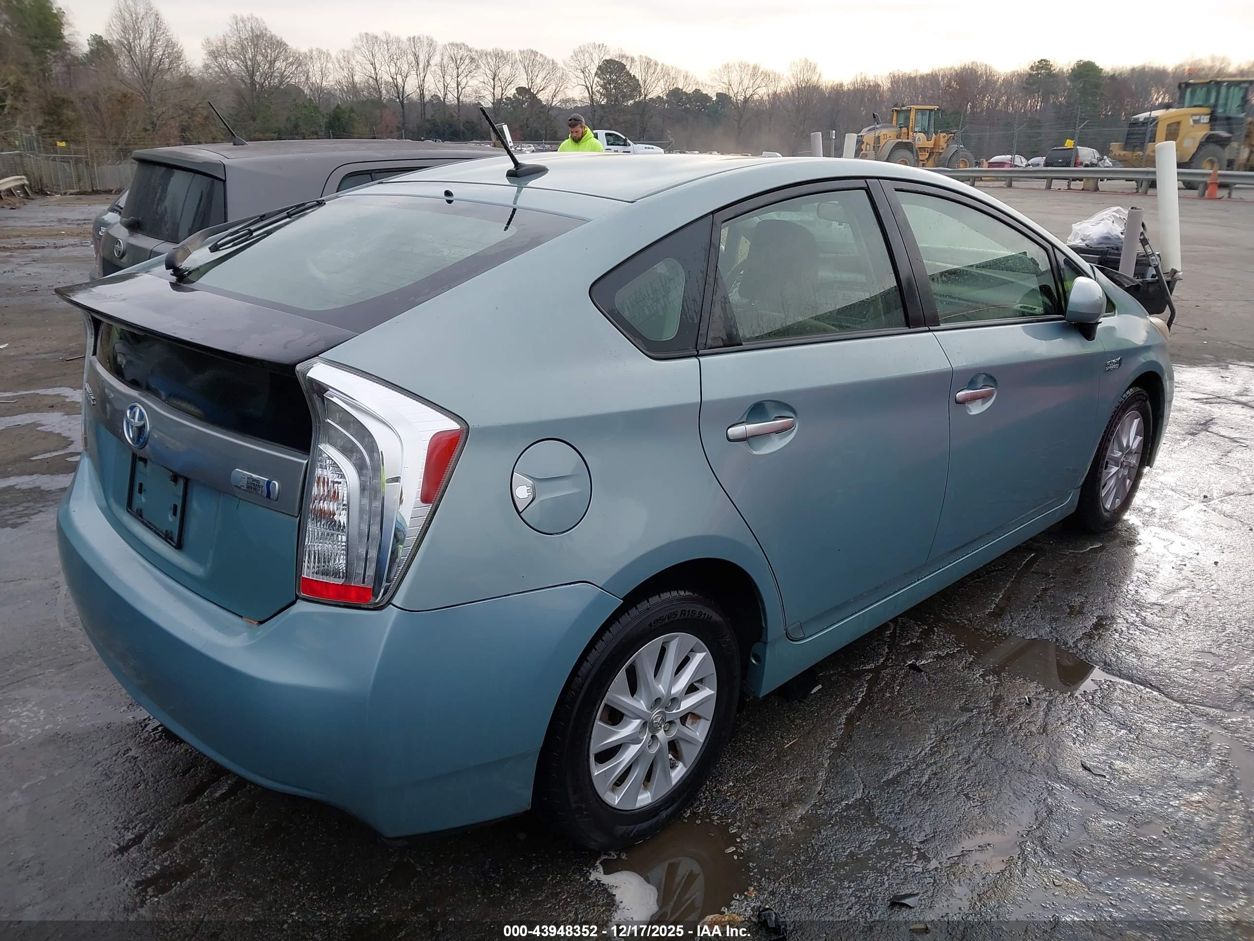 TOYOTA PRIUS image 4