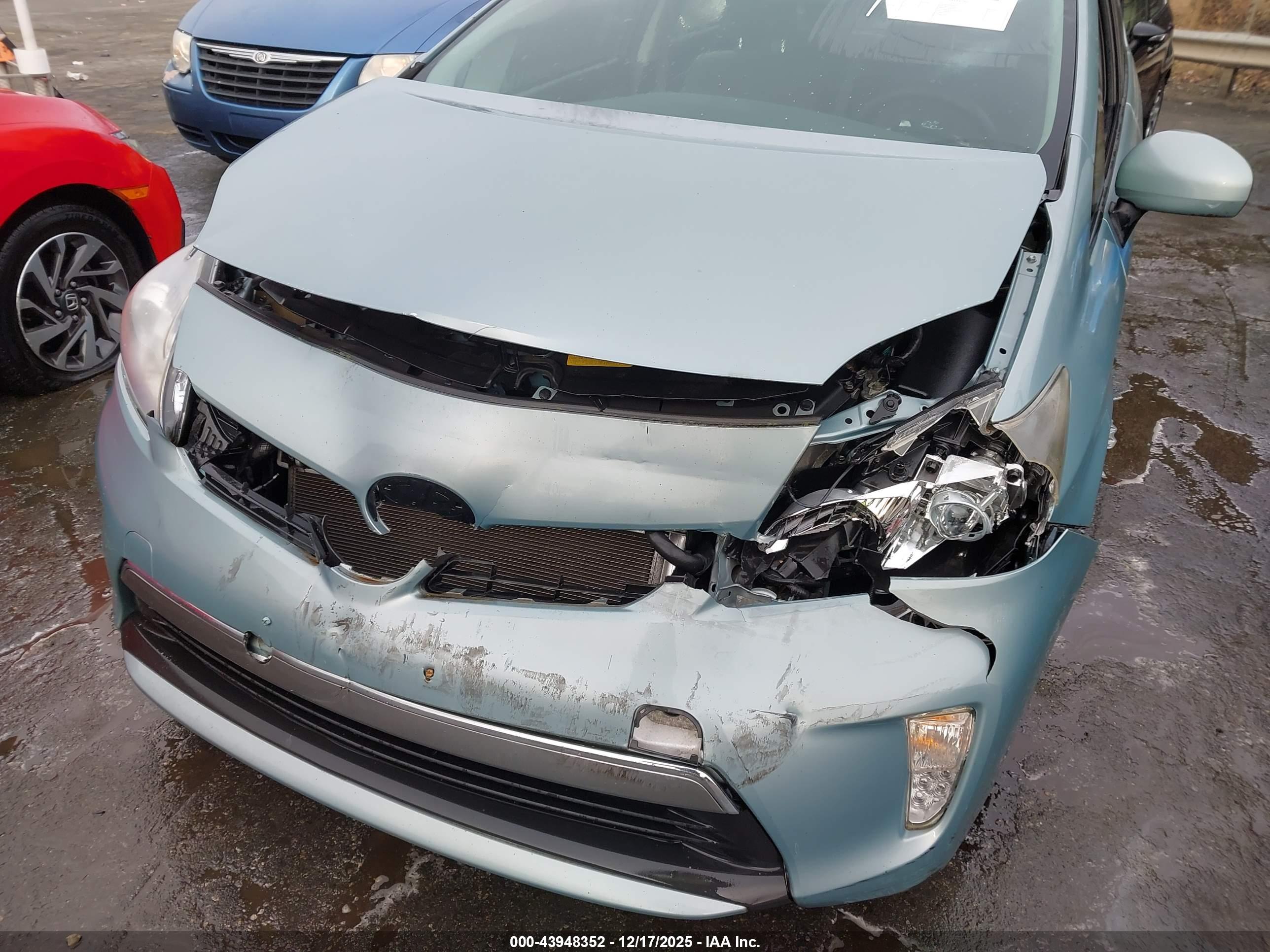 TOYOTA PRIUS image 6