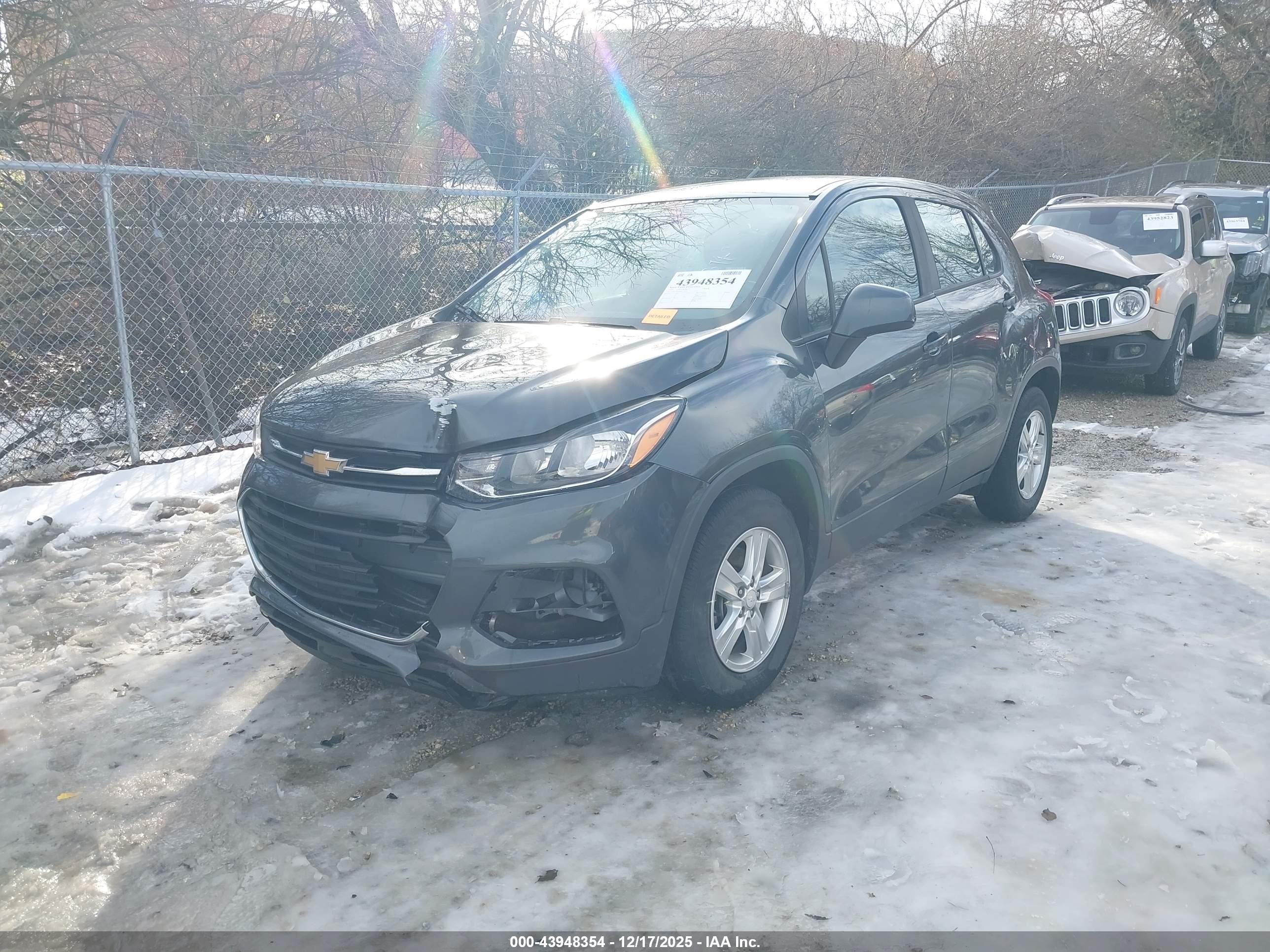 CHEVROLET TRAX image 2