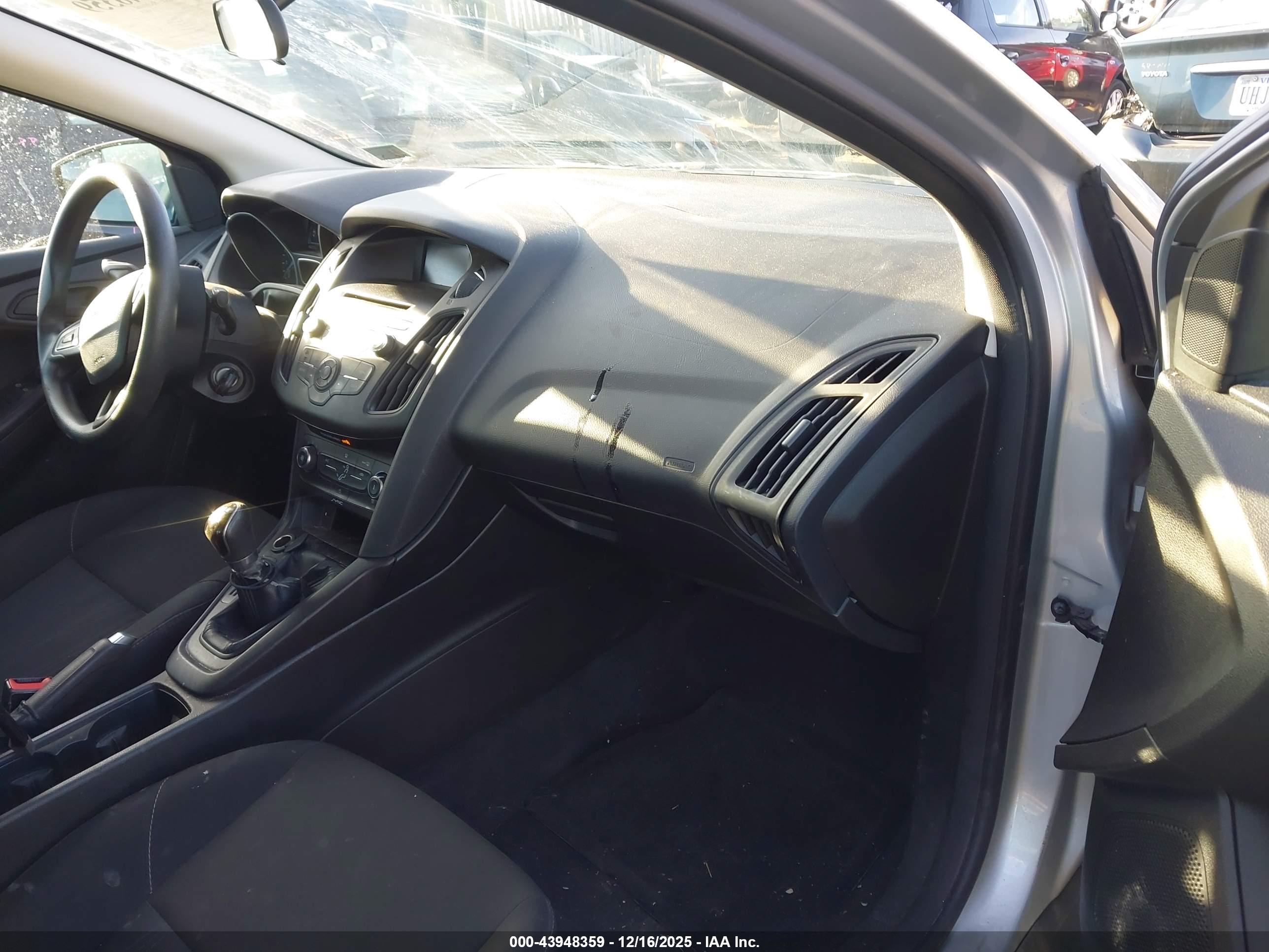 FORD FOCUS image 5