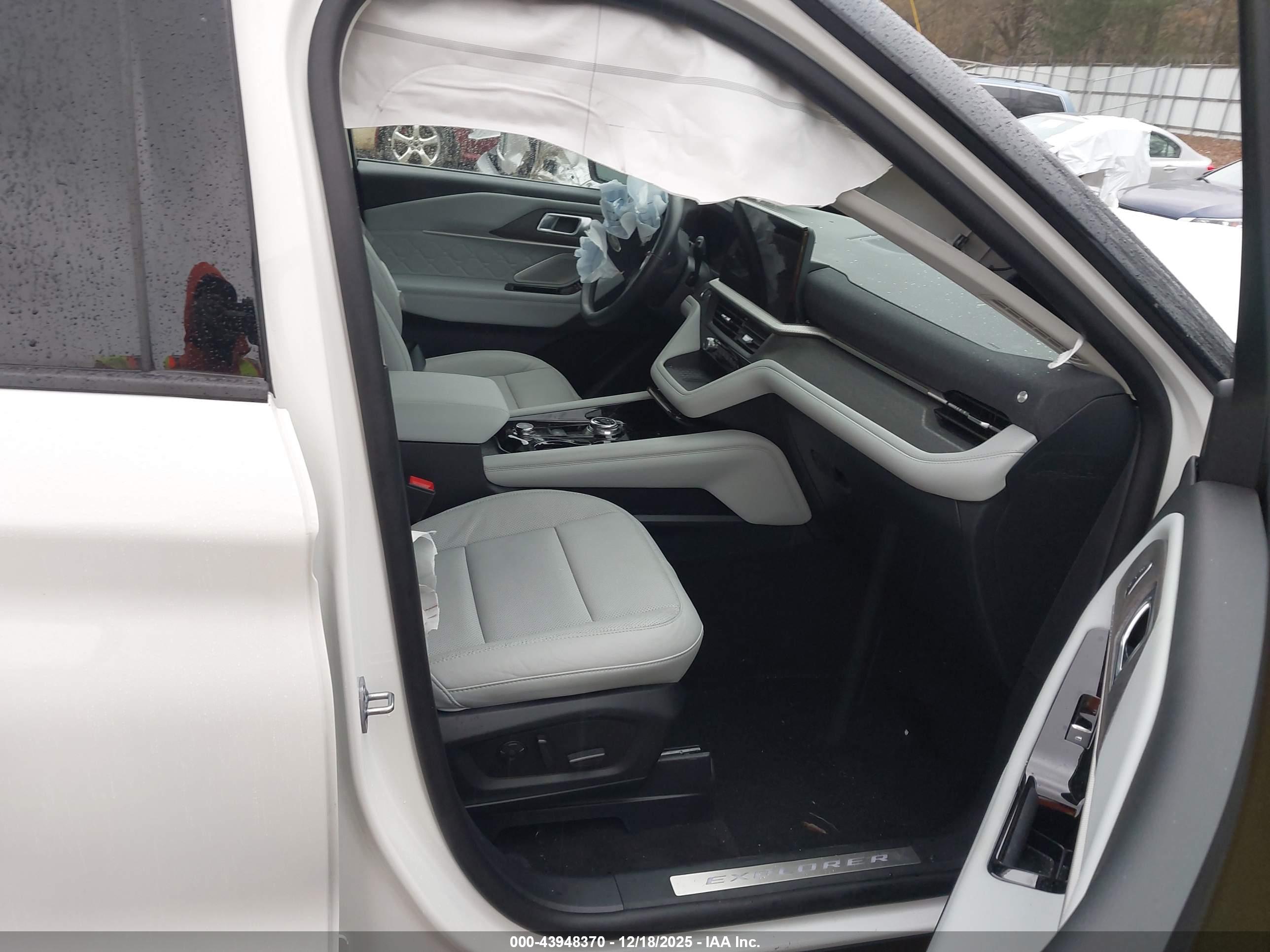 FORD EXPLORER image 5
