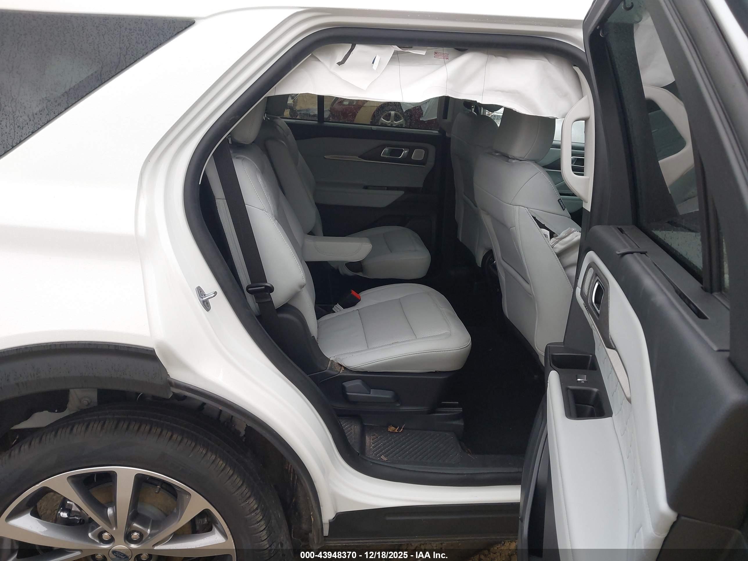 FORD EXPLORER image 8