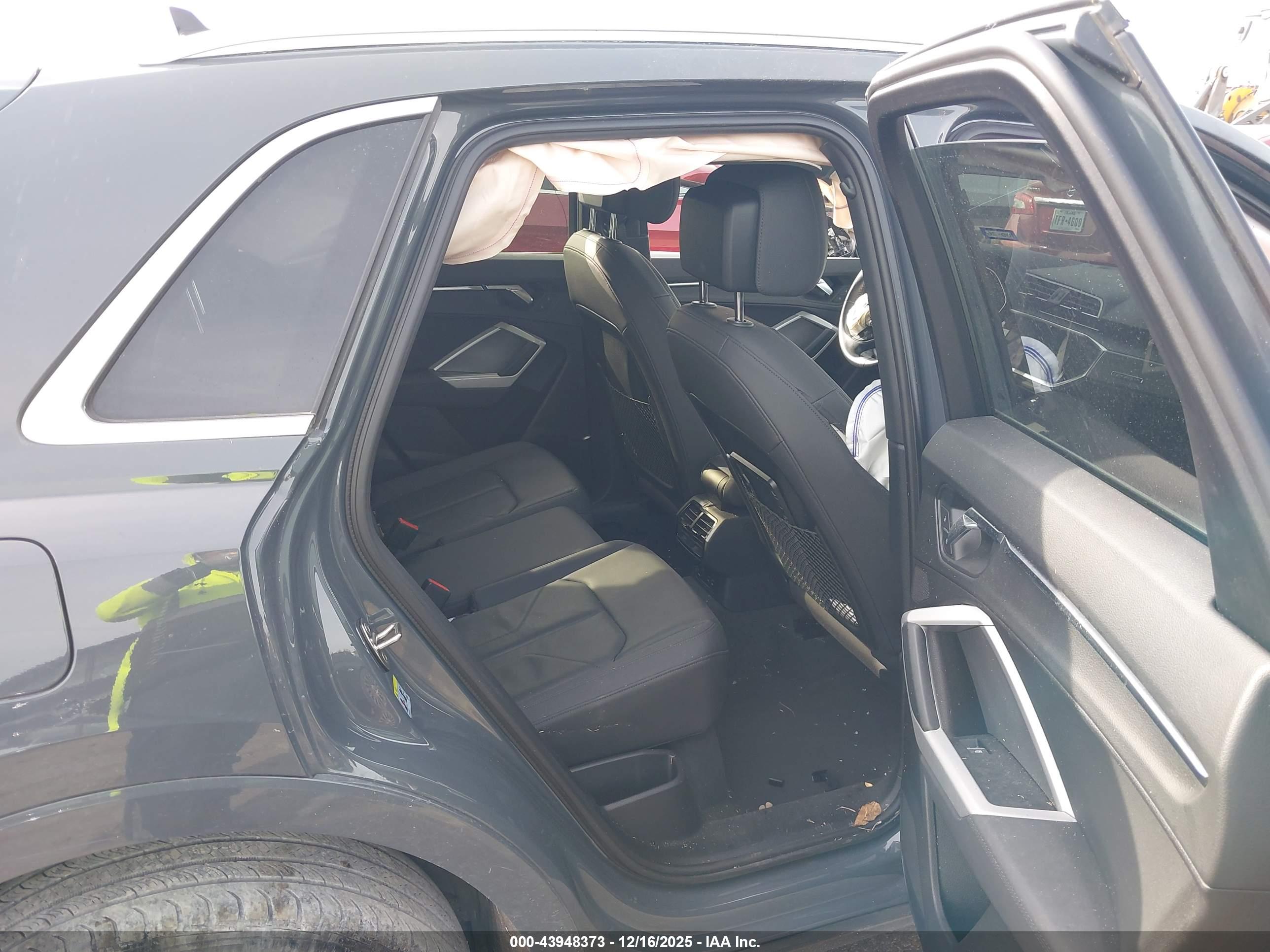 AUDI Q3 image 8