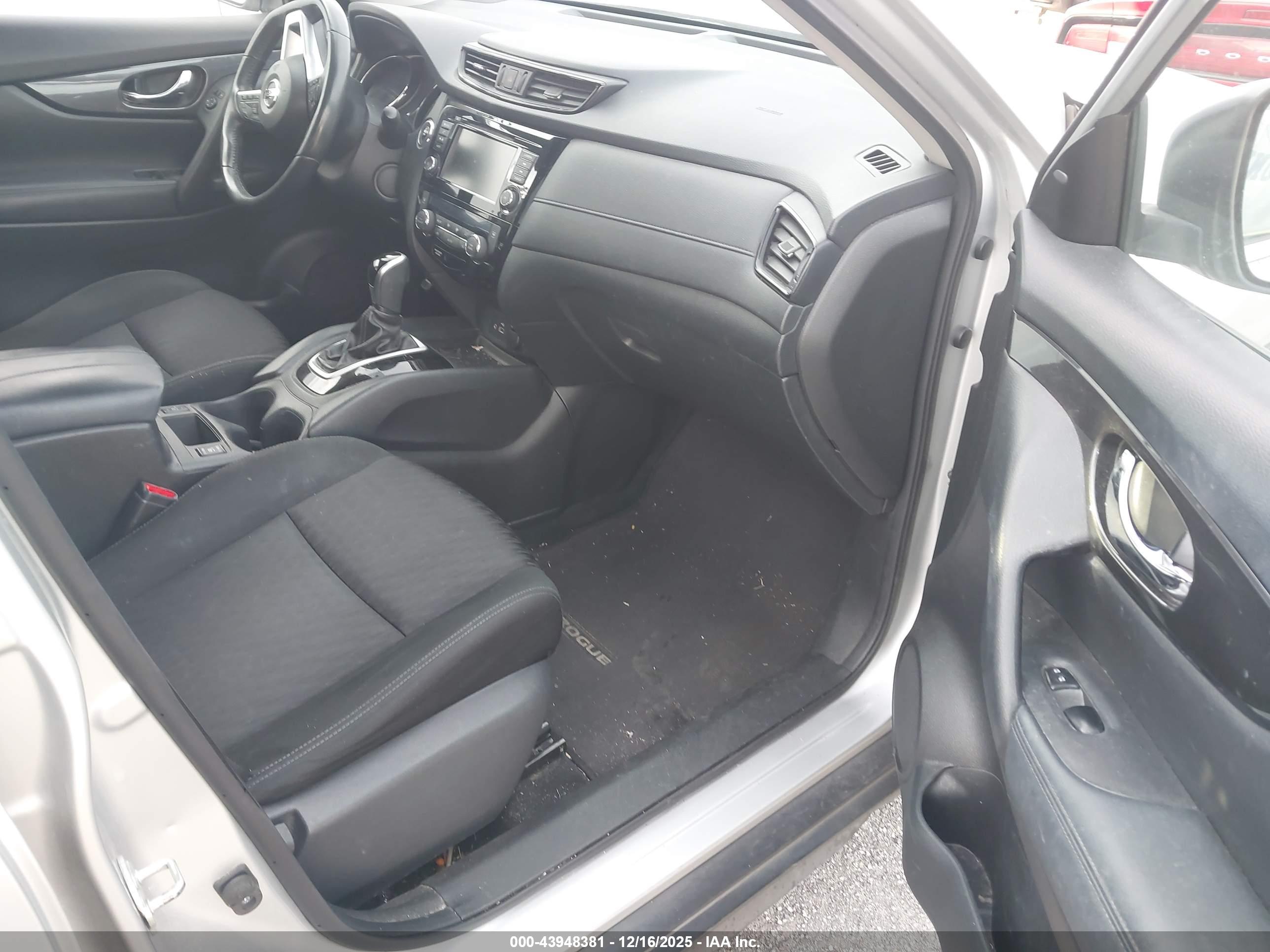 NISSAN ROGUE image 5