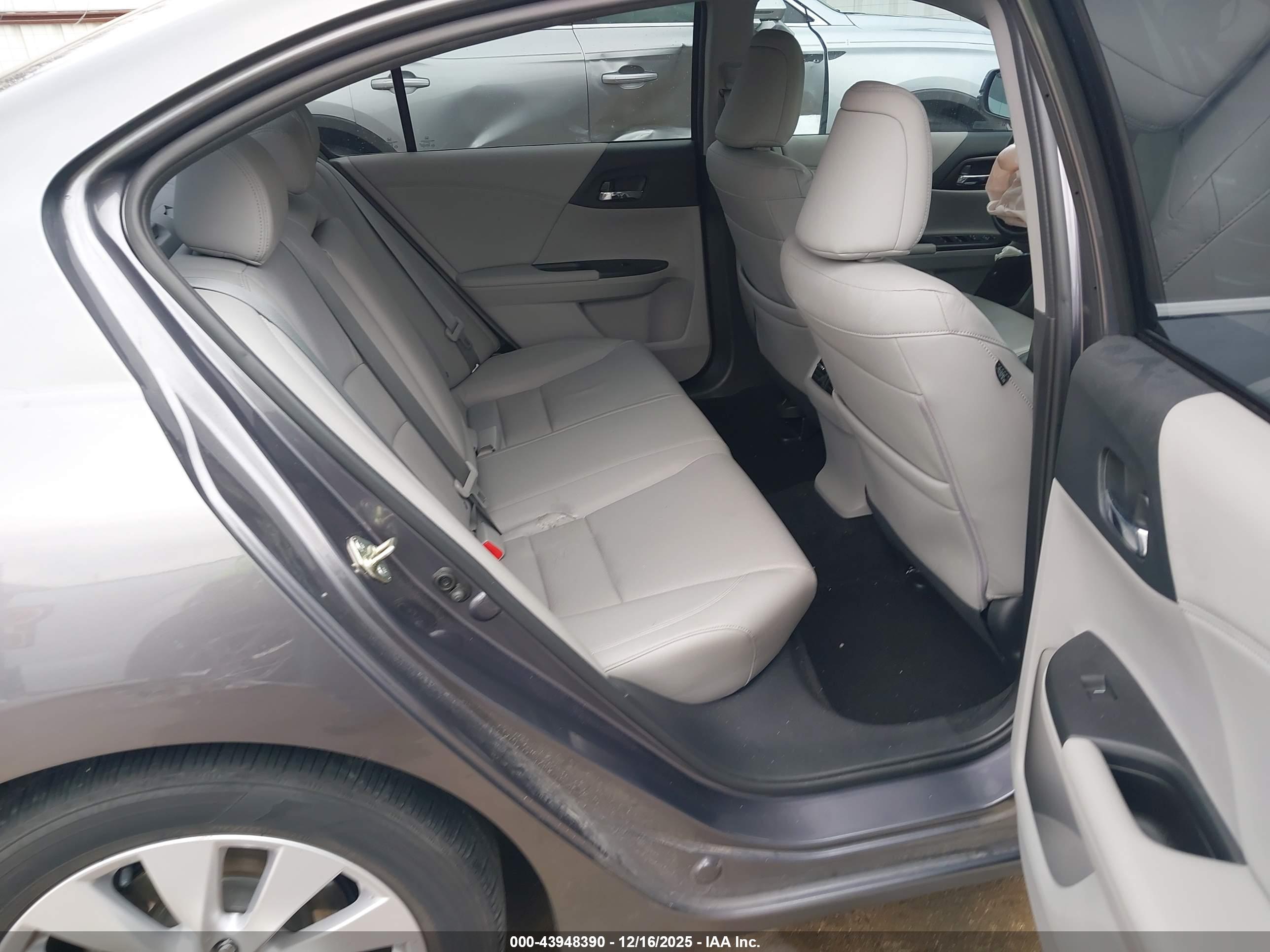 HONDA ACCORD image 8