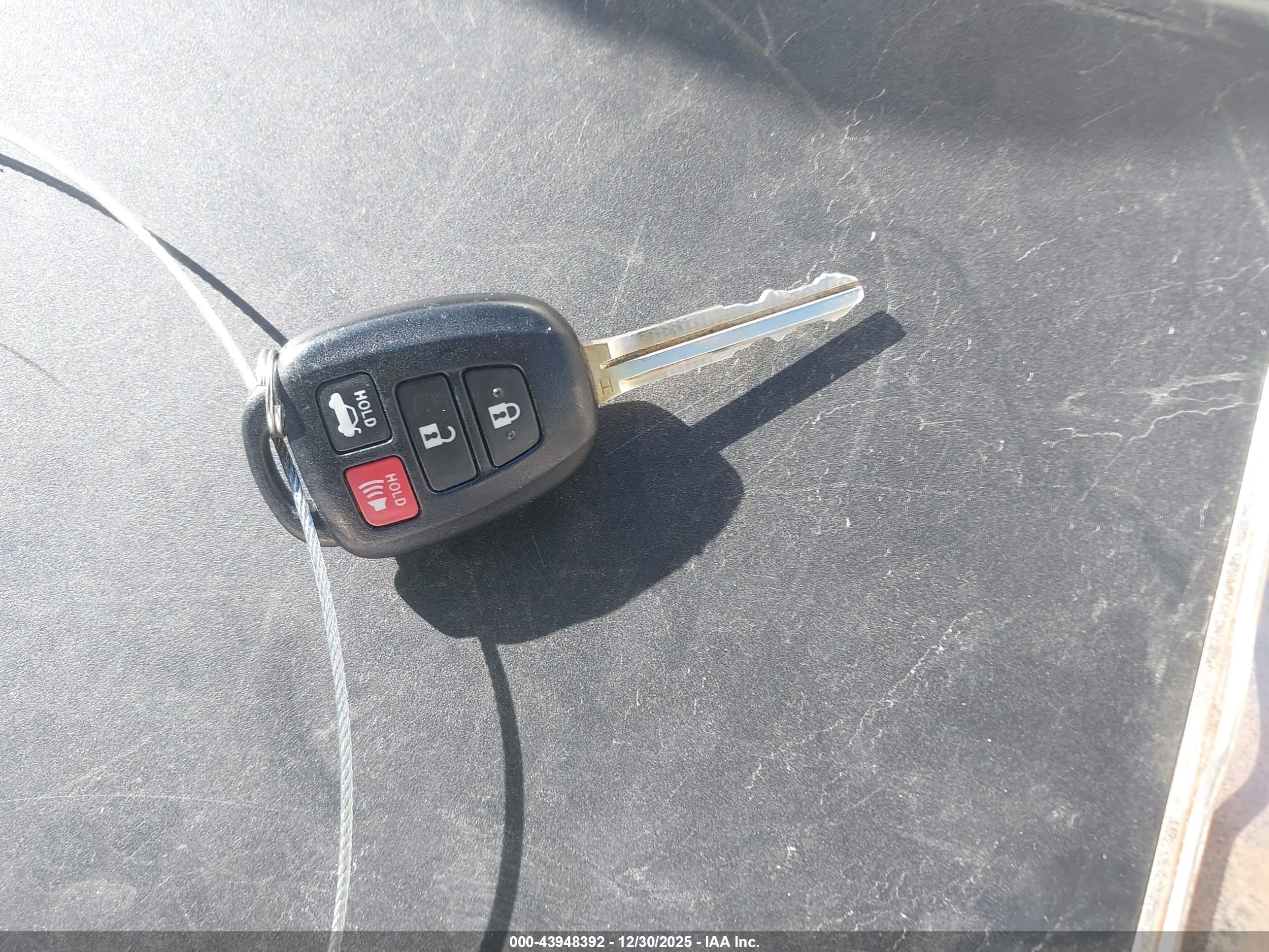 TOYOTA CAMRY image 11