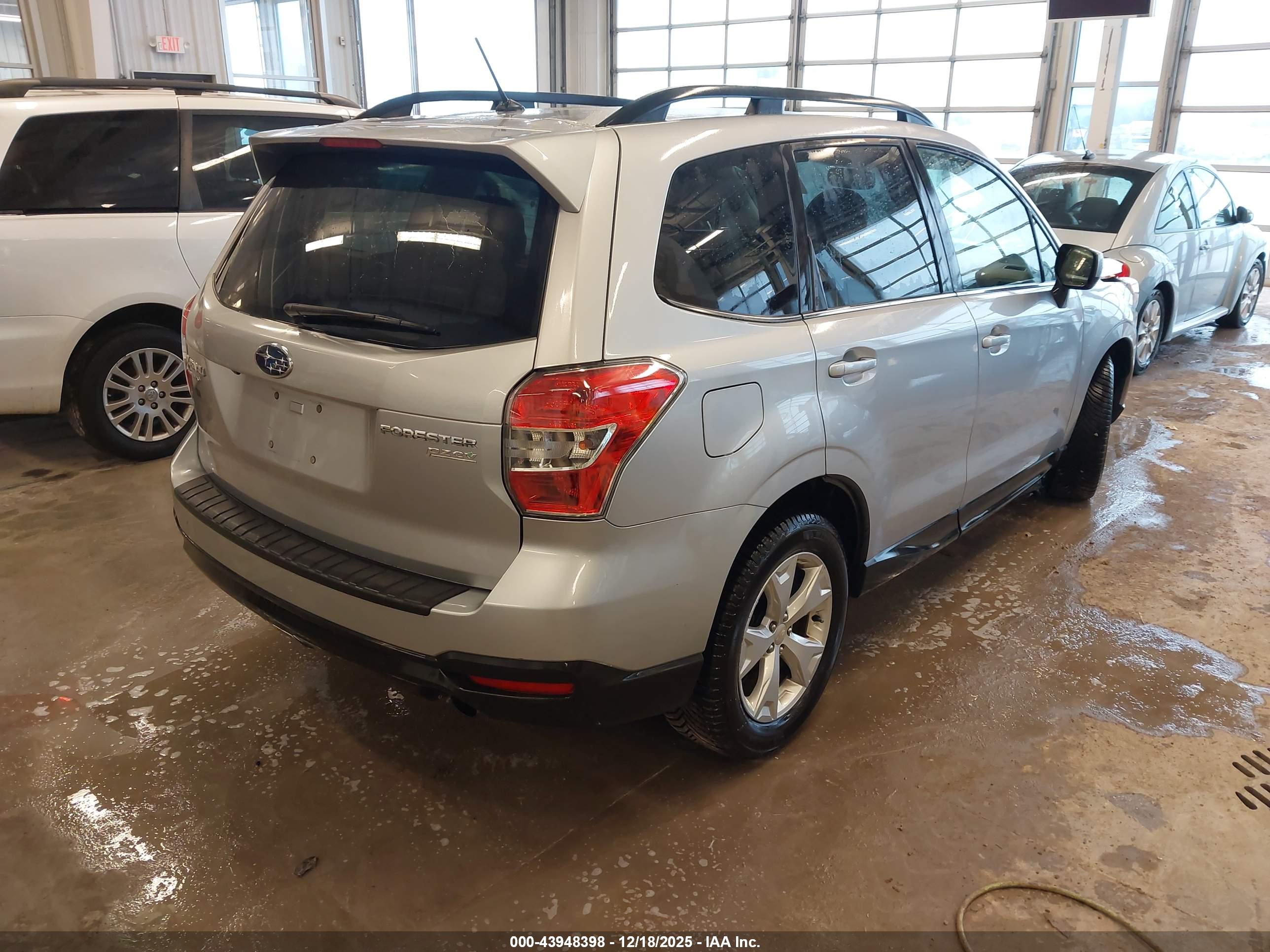 SUBARU FORESTER image 4