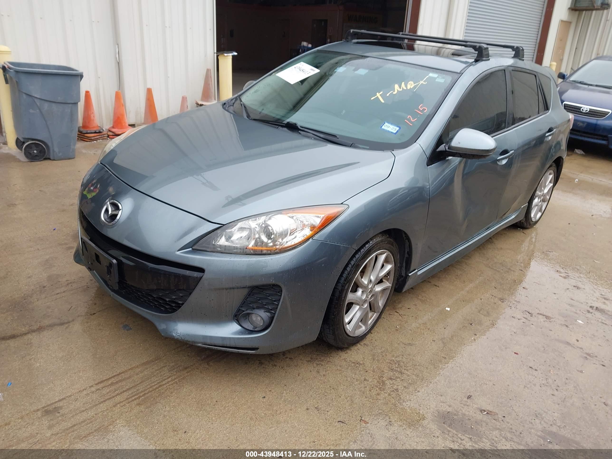 MAZDA MAZDA3 image 2