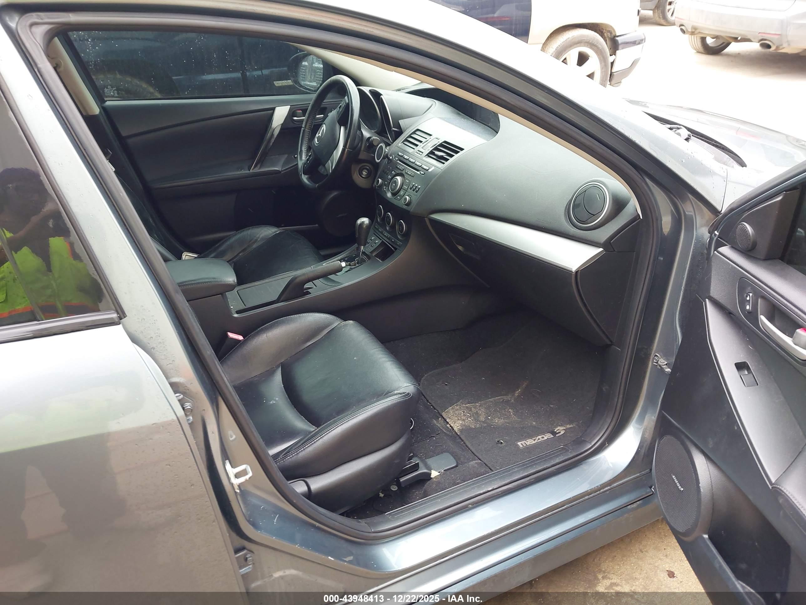 MAZDA MAZDA3 image 5