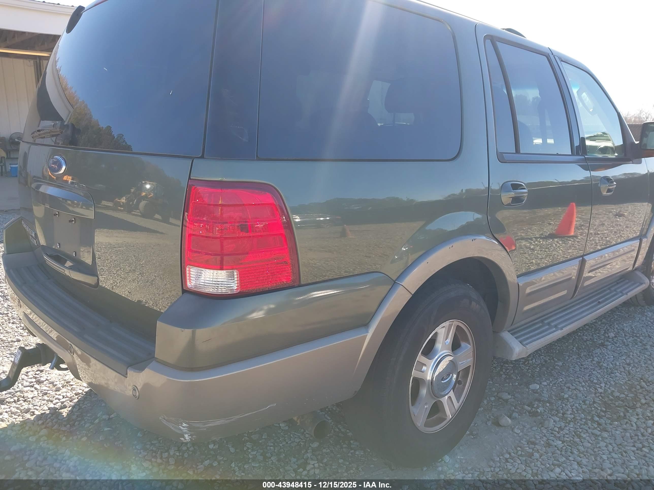 FORD EXPEDITION image 6