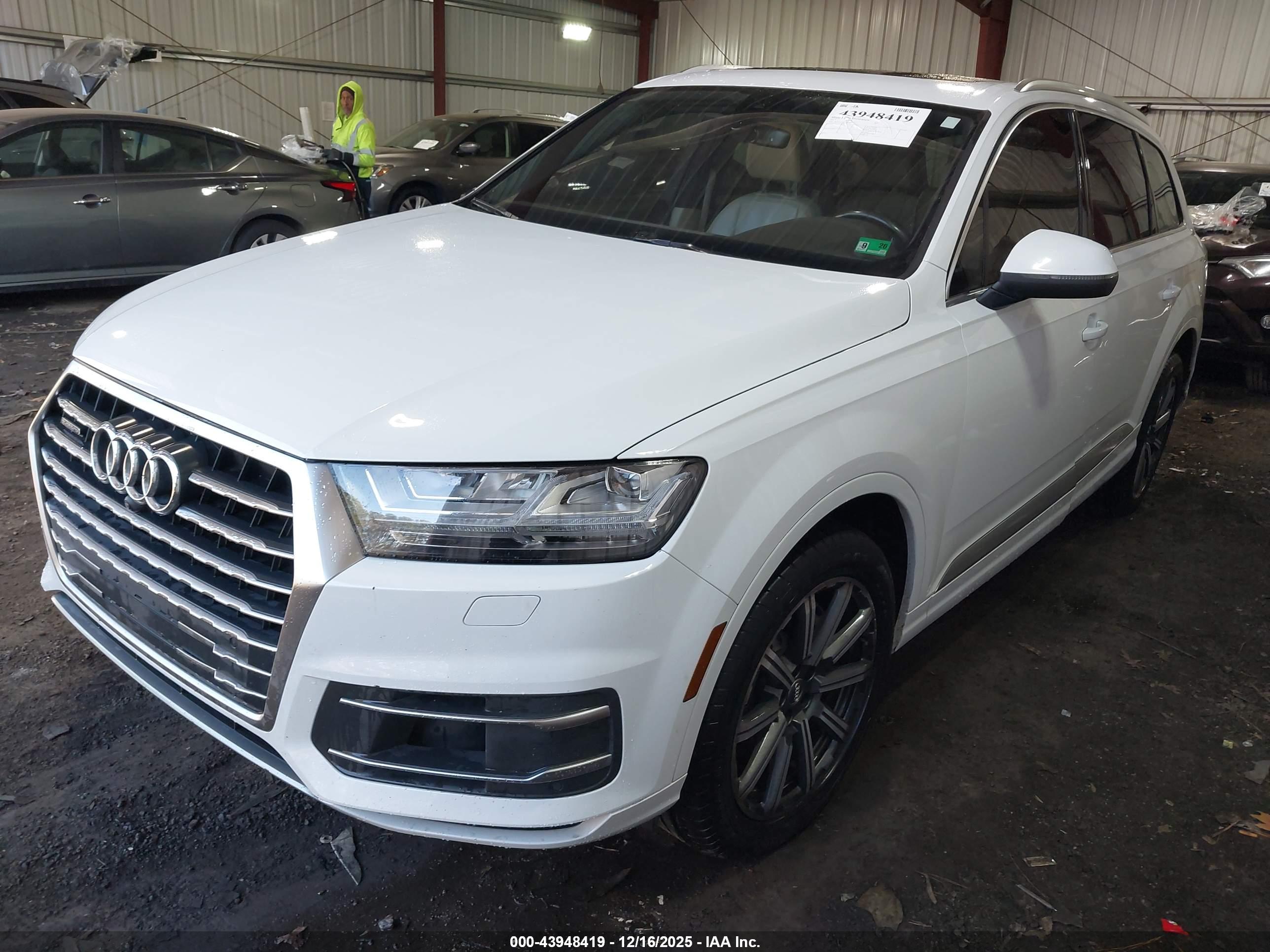 AUDI Q7 image 2