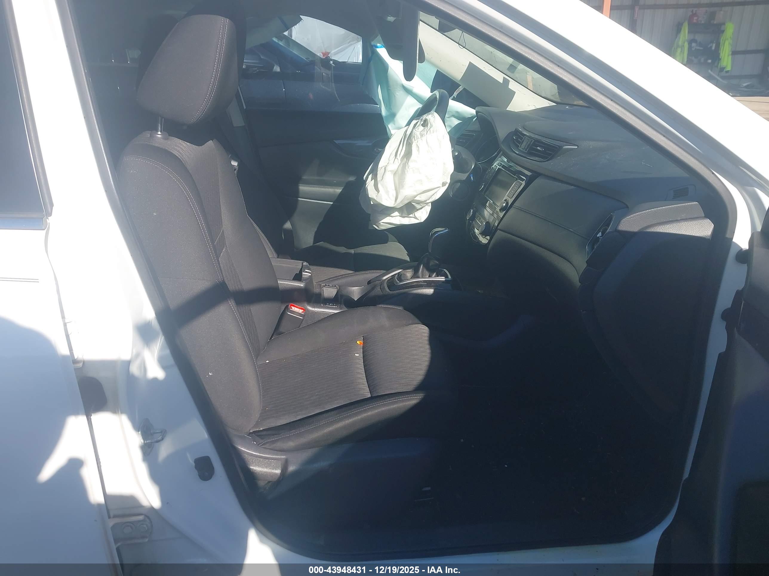 NISSAN ROGUE image 5