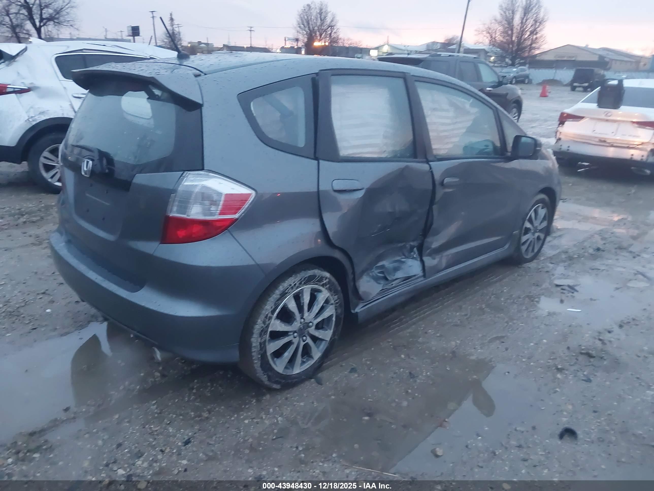 HONDA FIT image 4