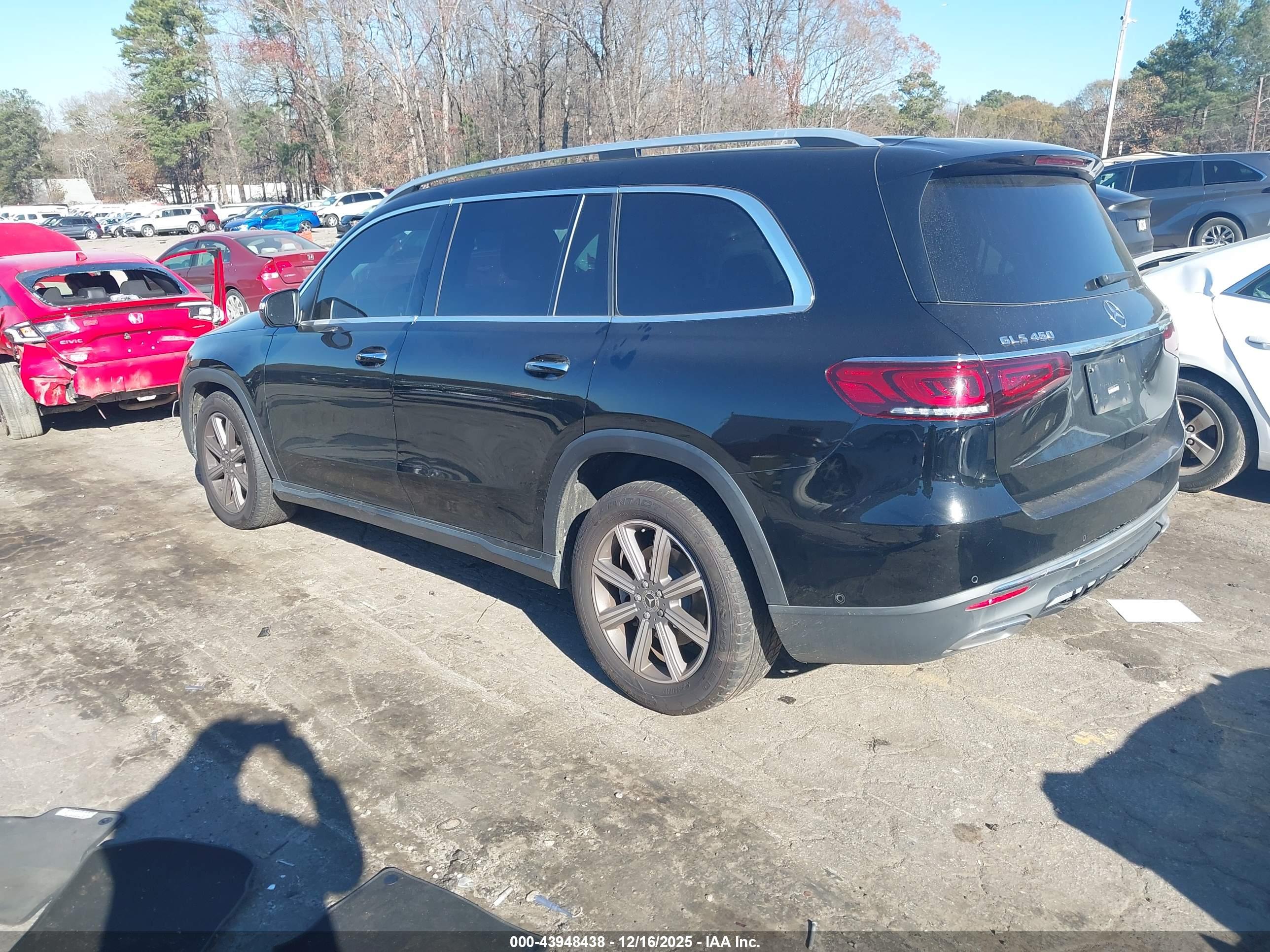MERCEDES-BENZ GLS image 3