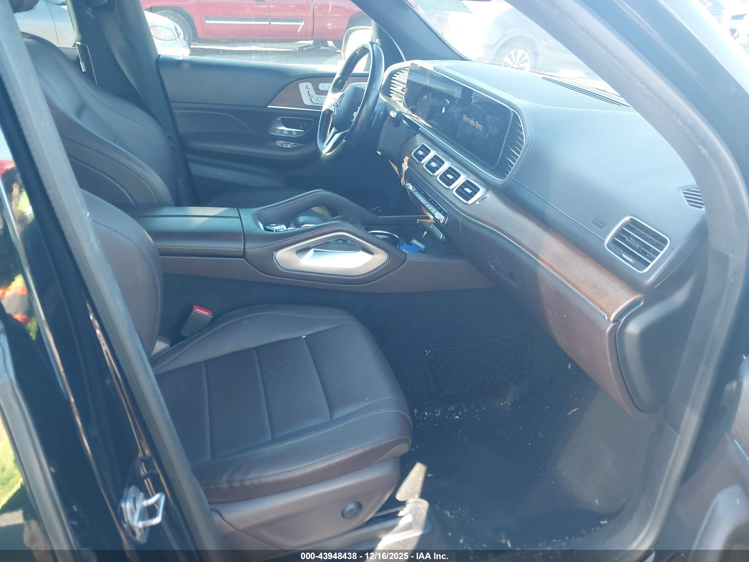 MERCEDES-BENZ GLS image 5