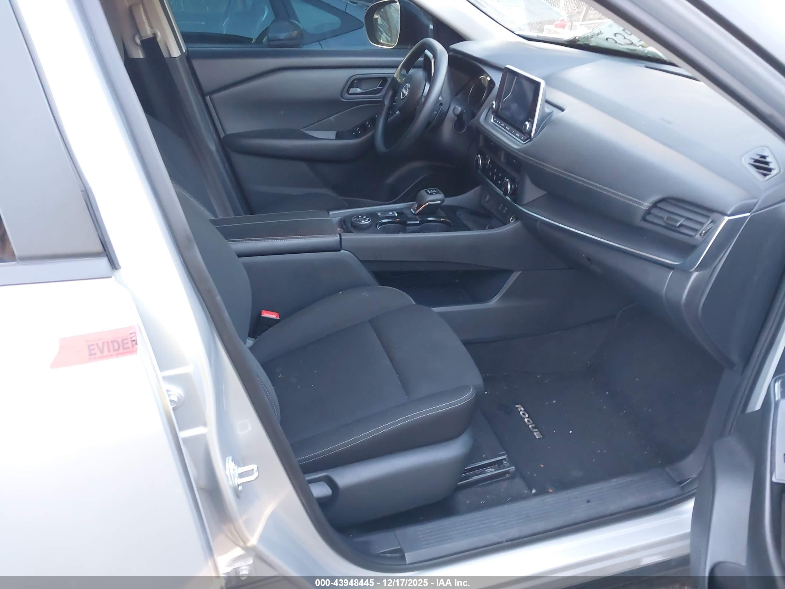 NISSAN ROGUE image 5