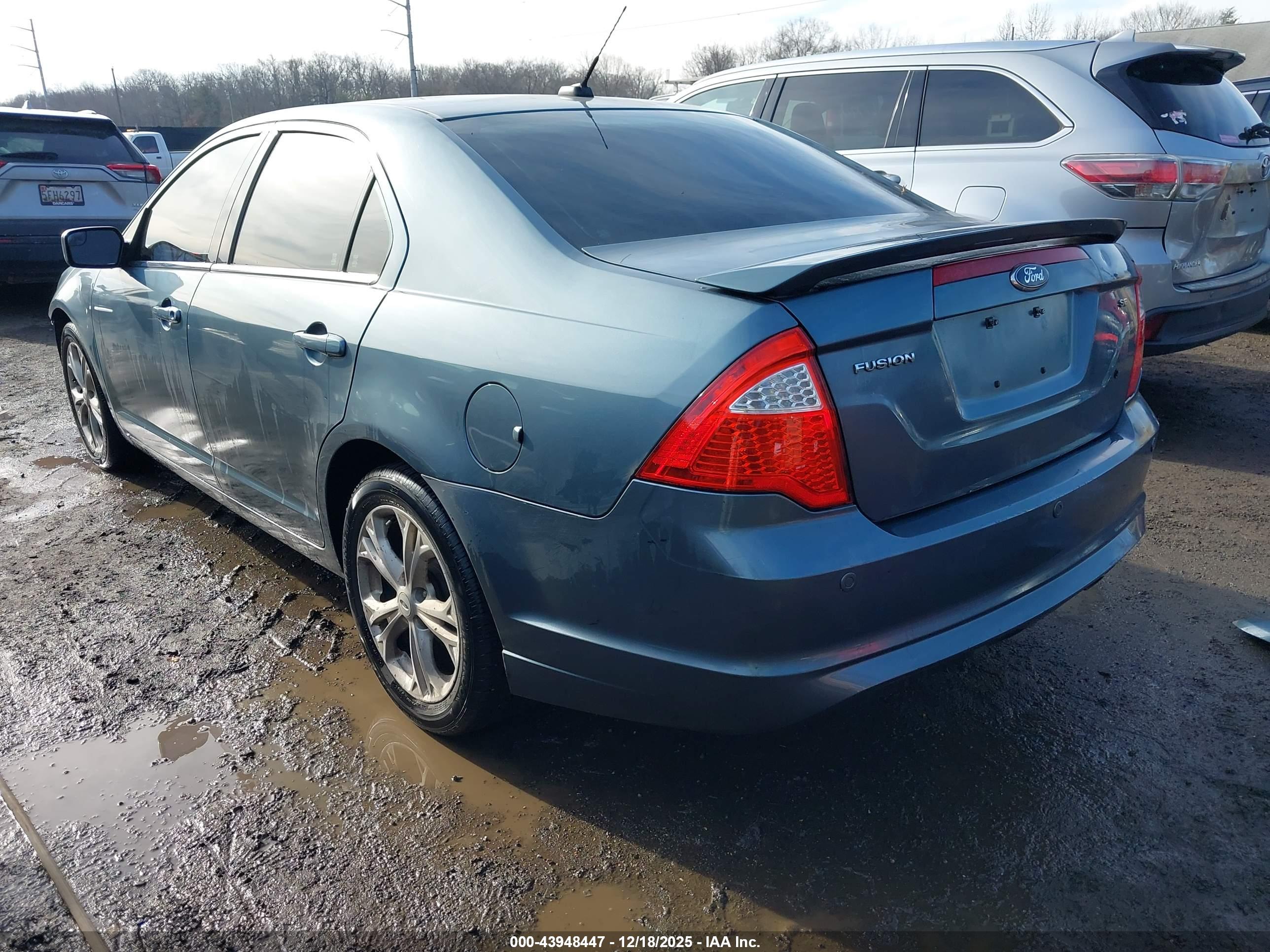 FORD FUSION image 3