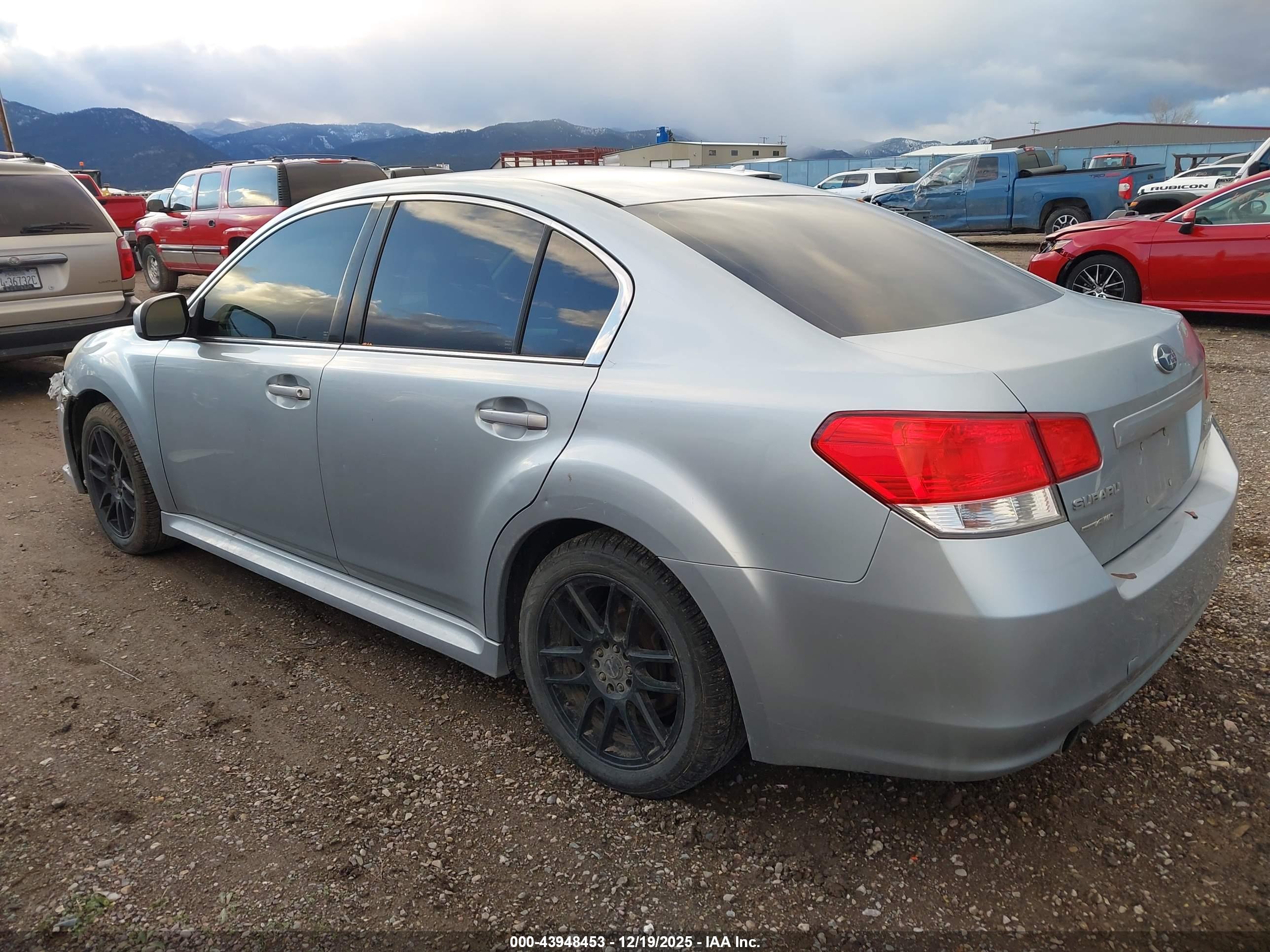 SUBARU LEGACY image 3