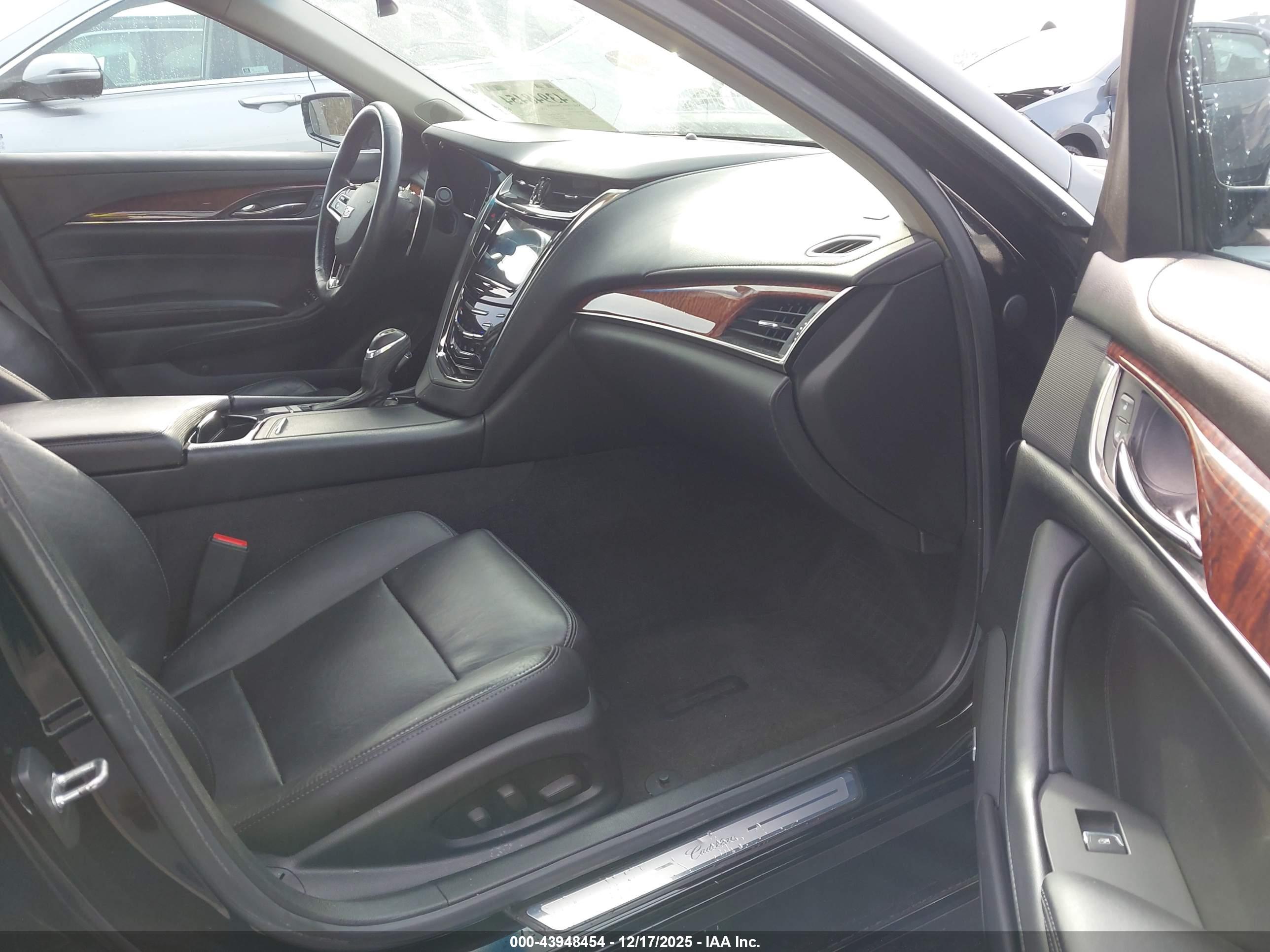 CADILLAC CTS image 5