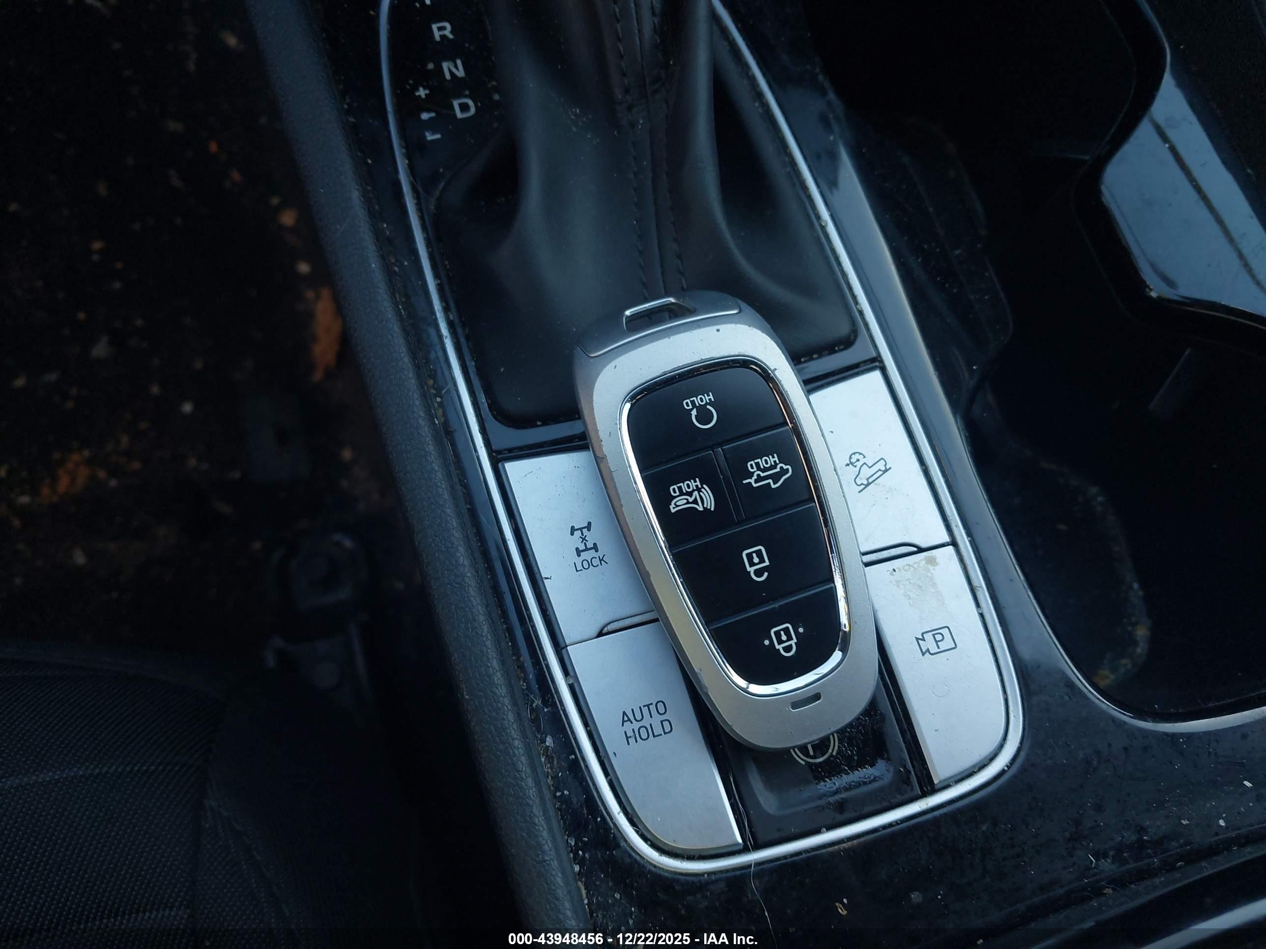 HYUNDAI SANTA image 11