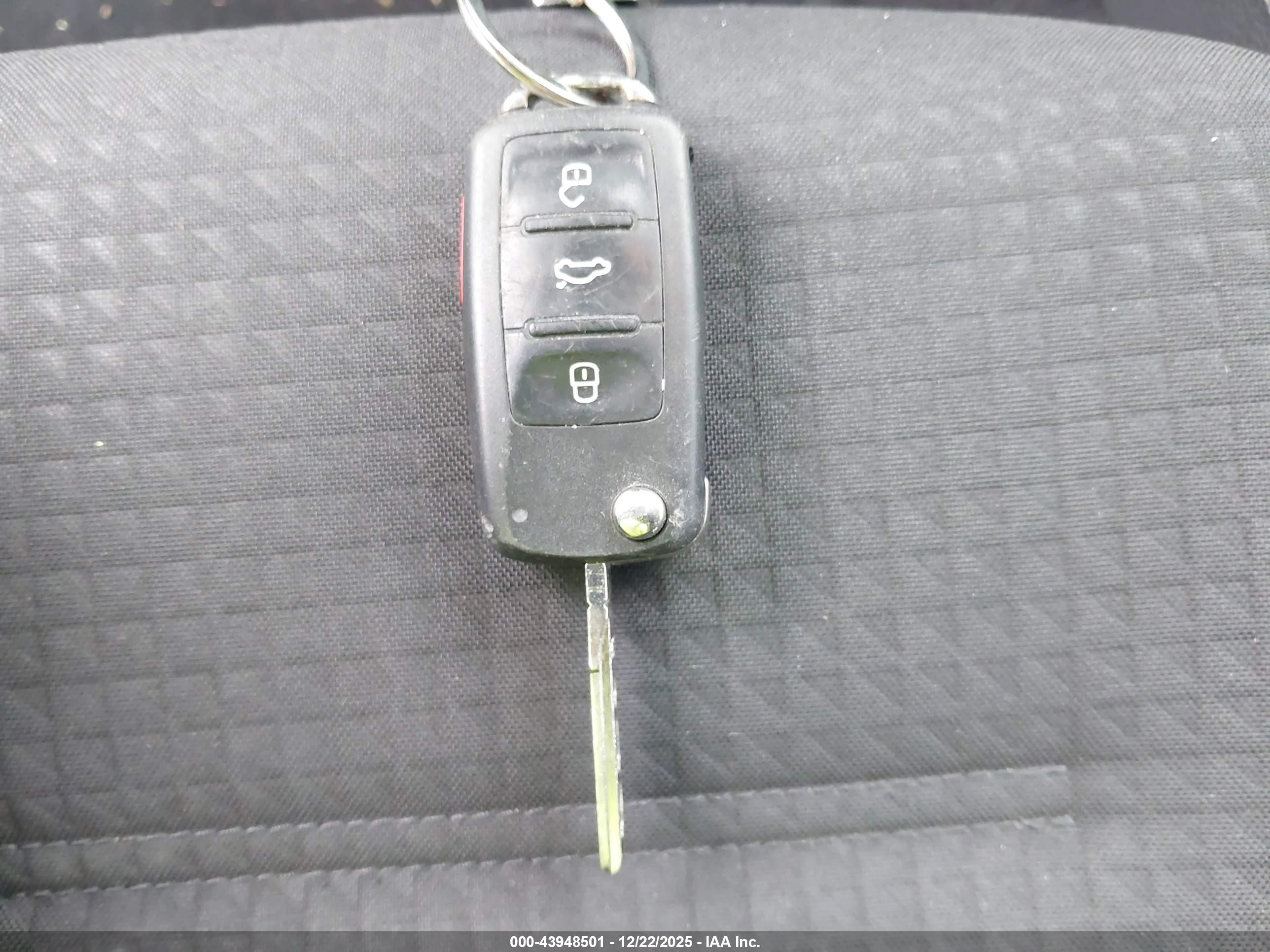 VOLKSWAGEN JETTA image 11