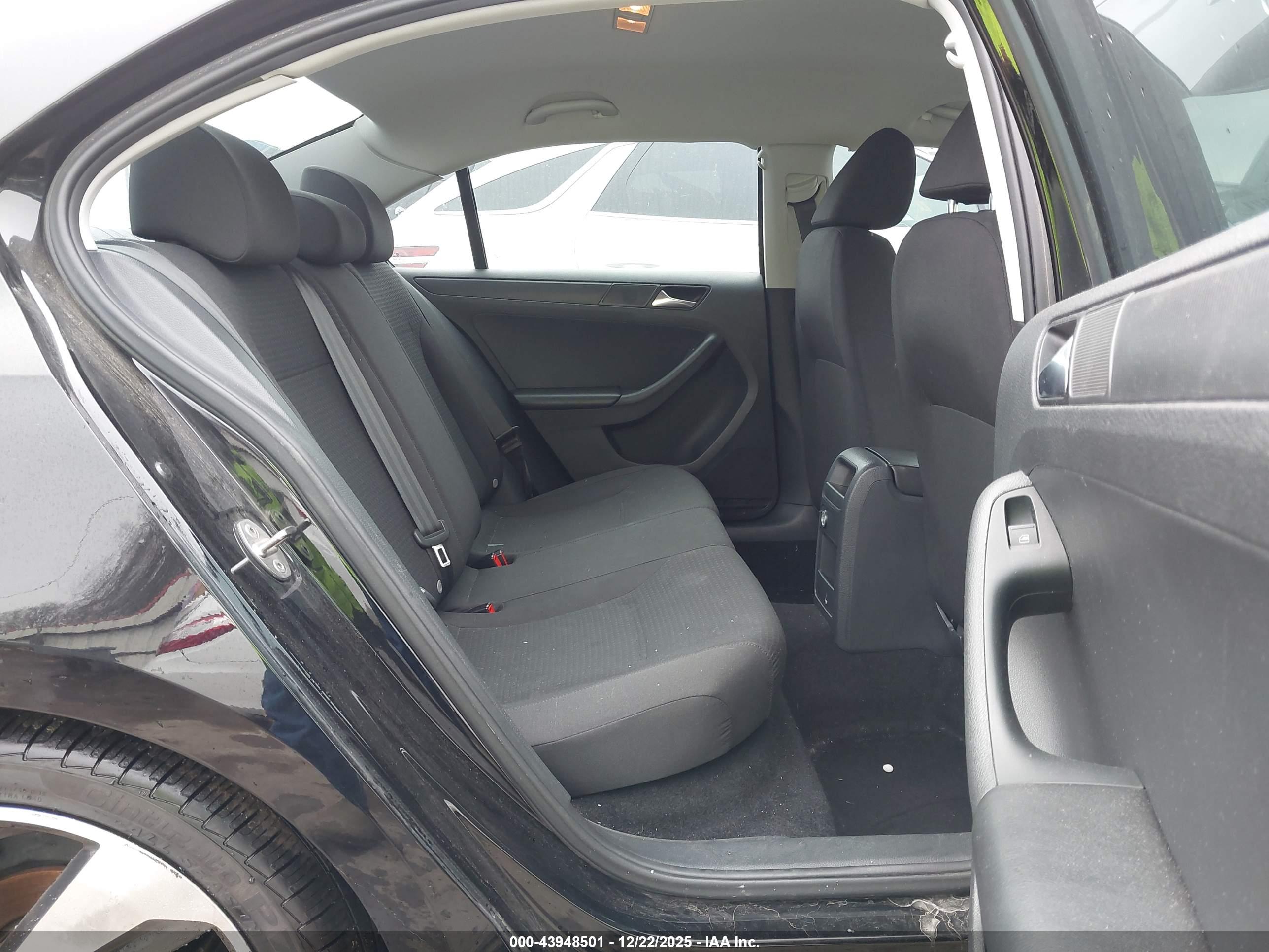 VOLKSWAGEN JETTA image 8