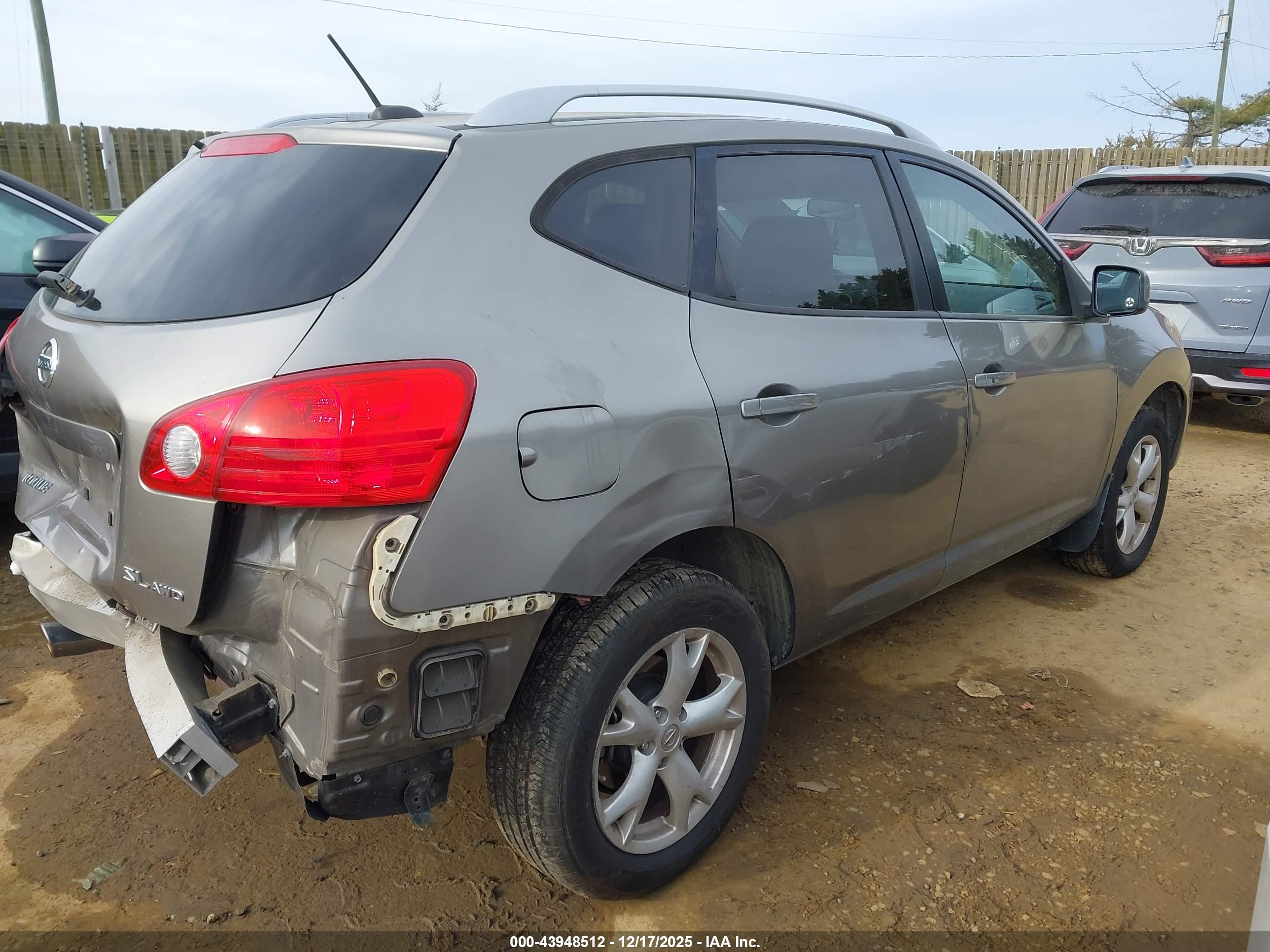 NISSAN ROGUE image 4