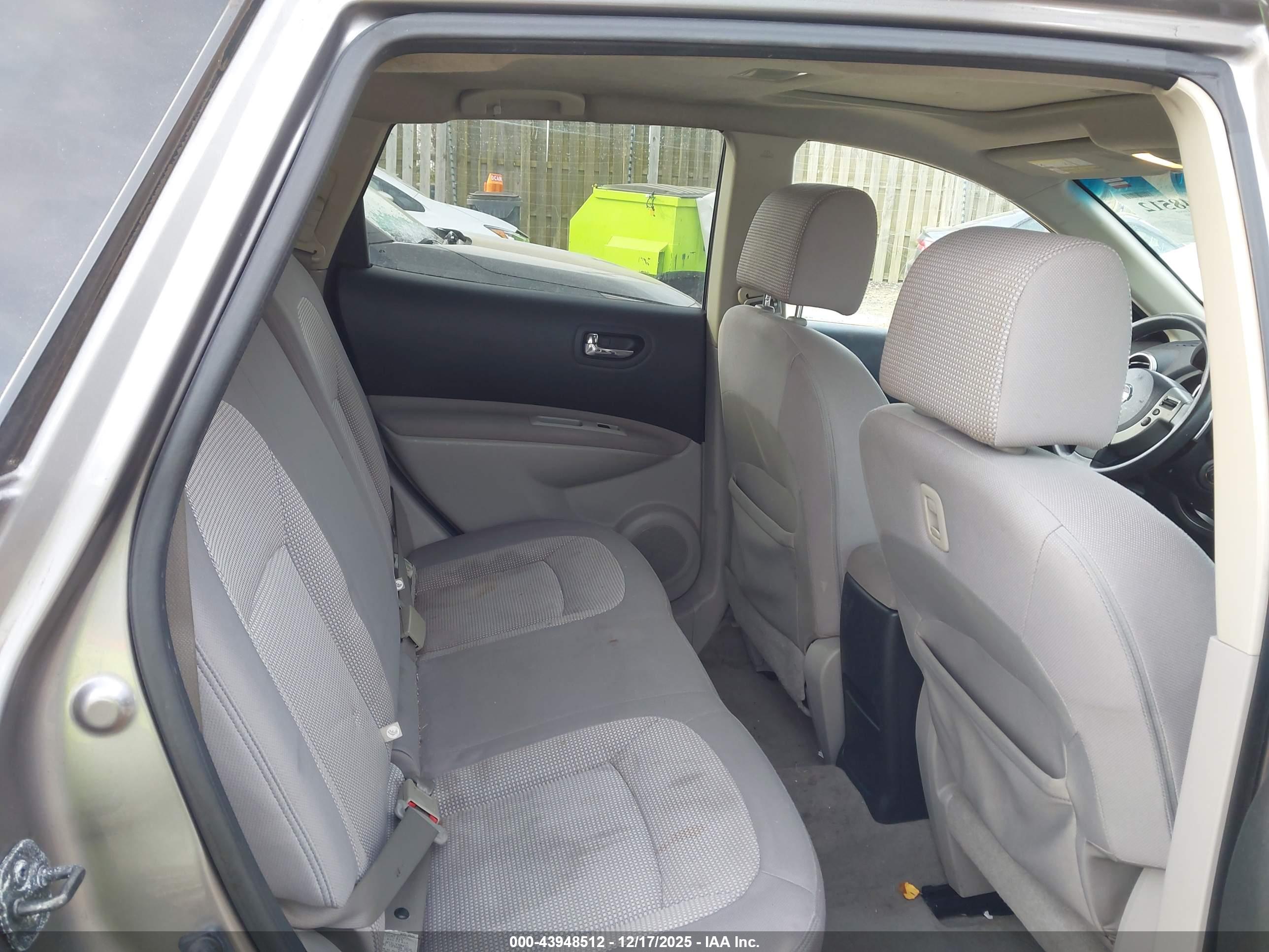 NISSAN ROGUE image 8
