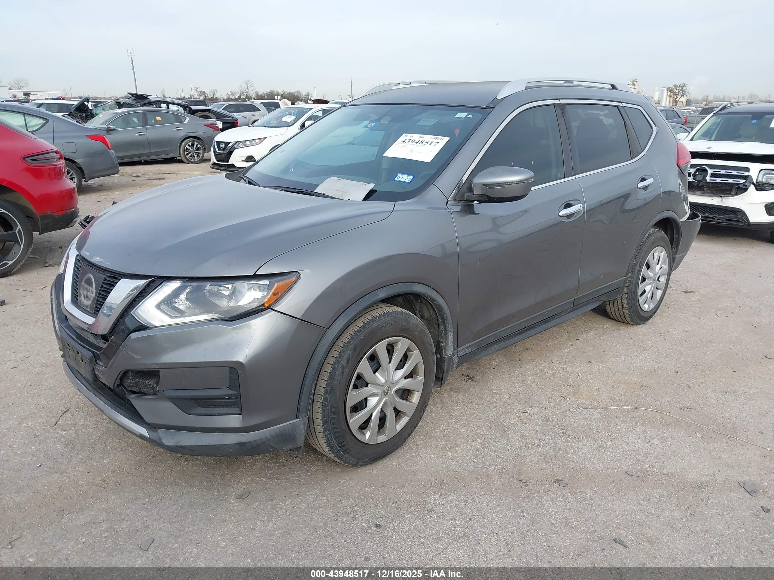 NISSAN ROGUE image 2